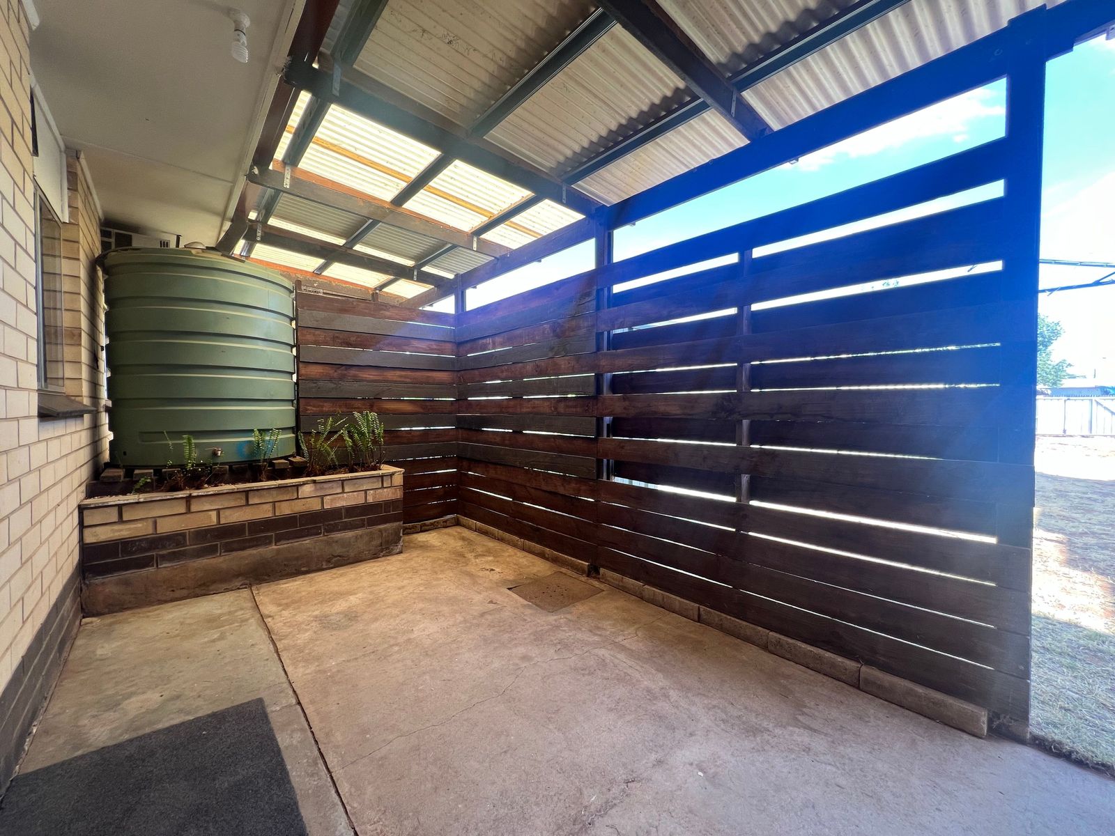 Glossop Gem: Your New Peaceful Base!