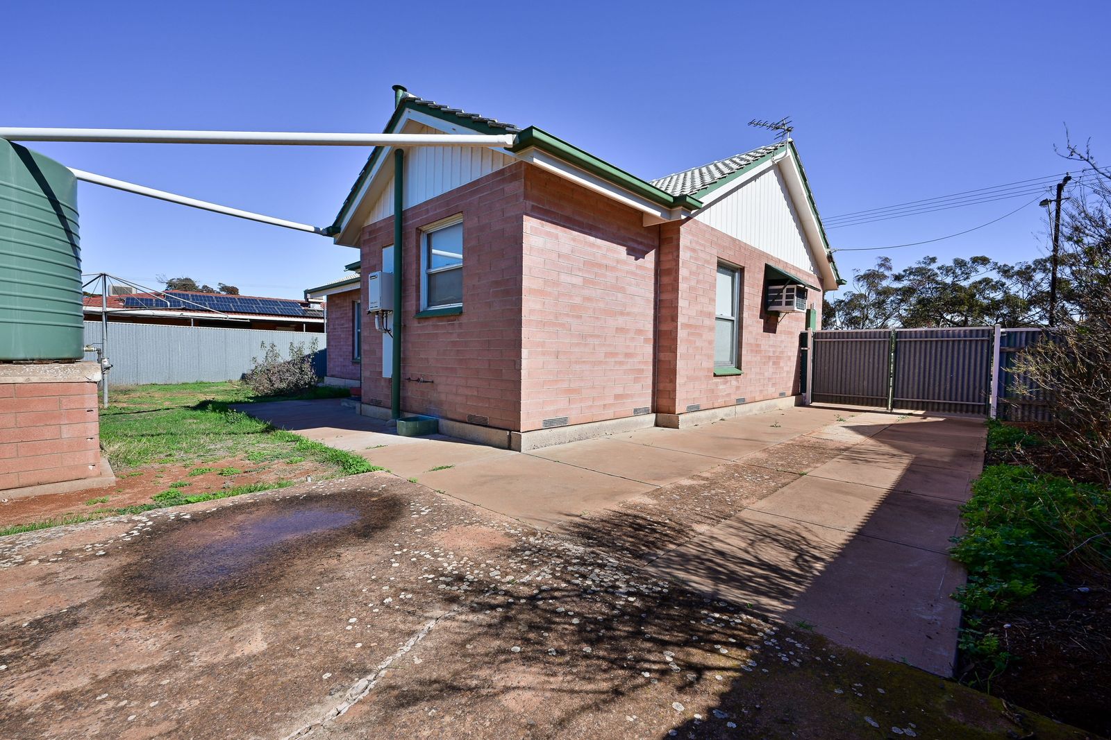 3 BEDROOM HOME WITH SHED