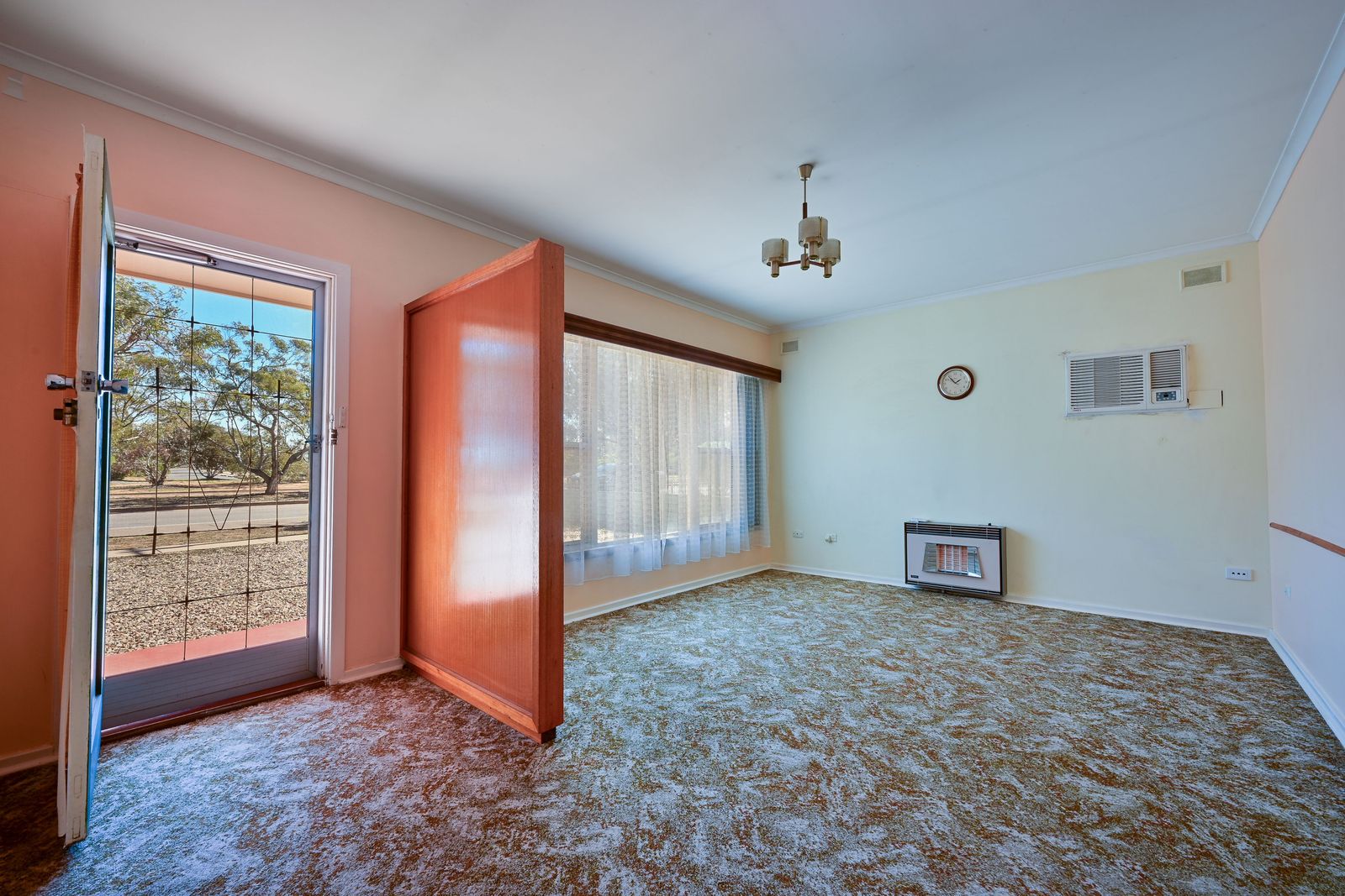 3 BEDROOM HOME WITH SHED