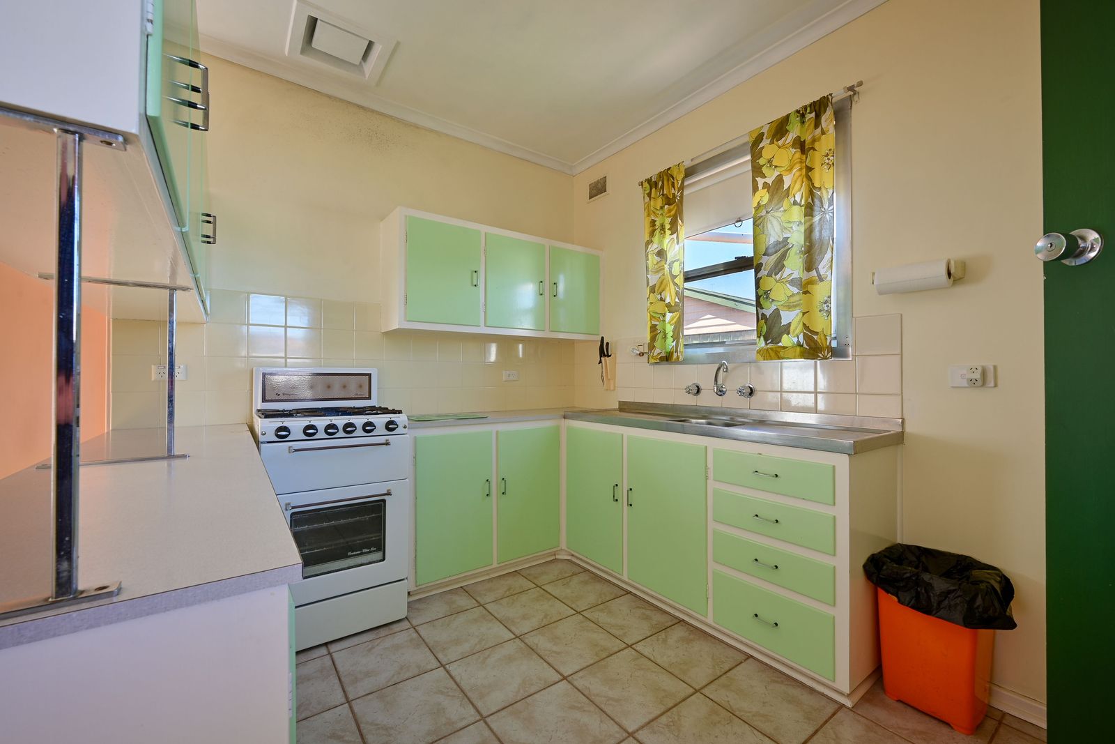 3 BEDROOM HOME WITH SHED