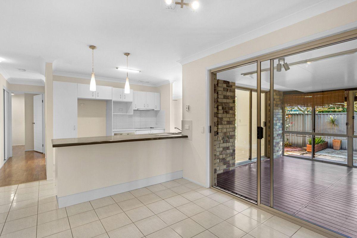 House for Rent: Burleigh Waters, QLD 4220, Queensland, 4220