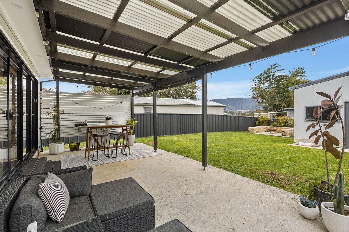 House for Rent: Dapto, NSW 2530, Wales, 2530