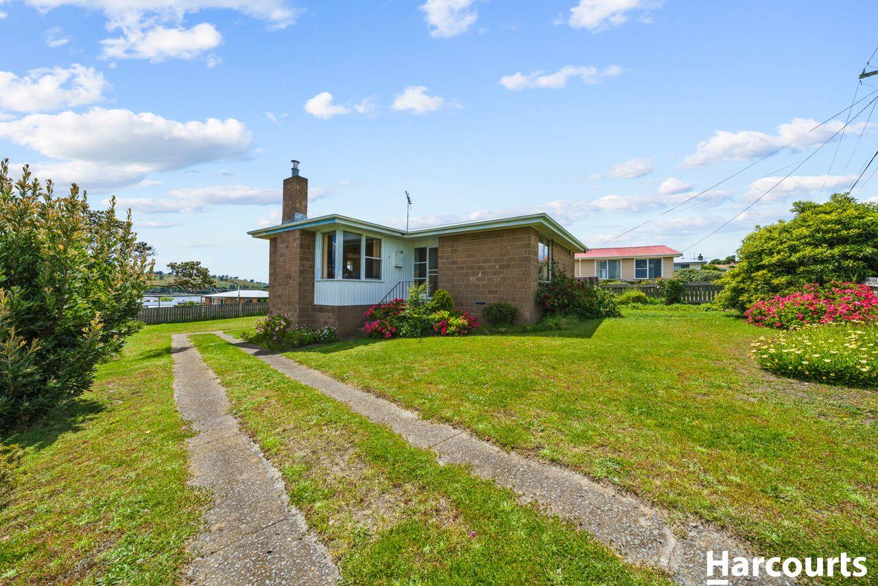 Prop-GPT: House: Tasmania Triabunna, TAS 7190 Tasmania 7190