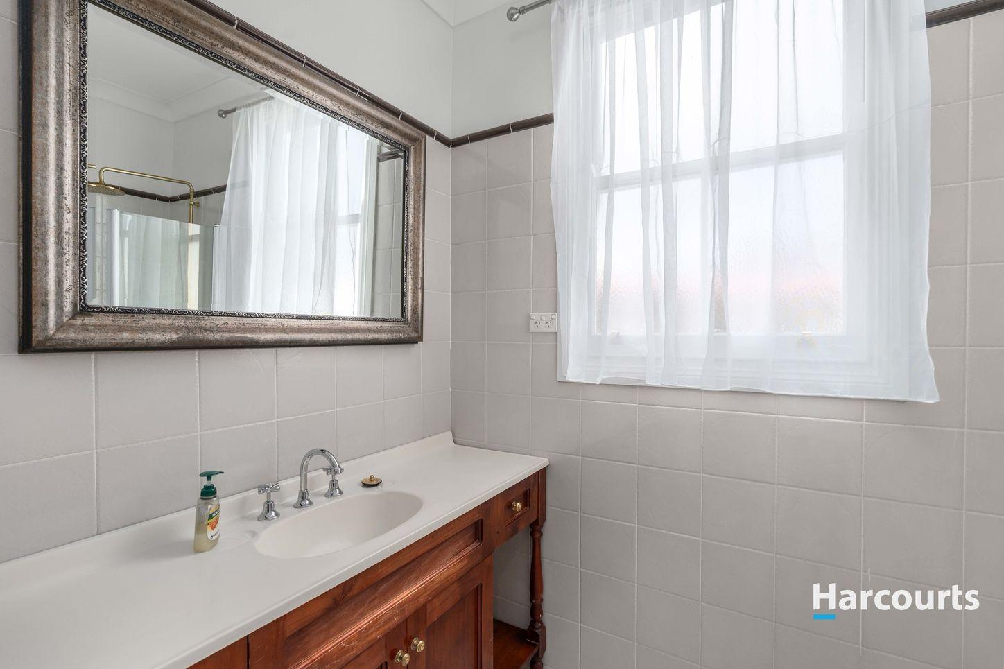 House for Rent: Mayfield, NSW 2304, Wales, 2304