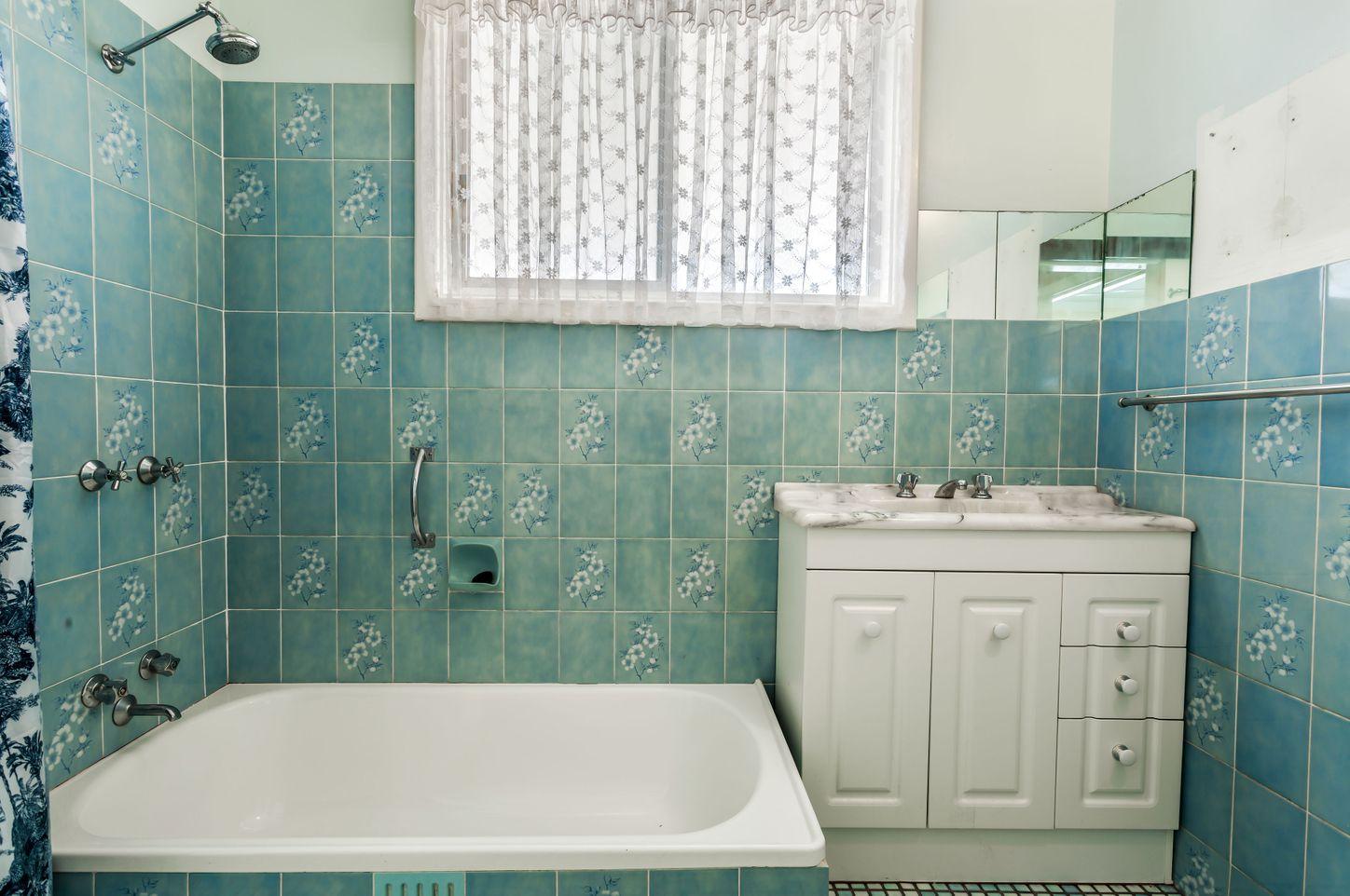 34 Shepperd Avenue, COFFIN BAY, SA 5607 - House for Rent - harcourts.net