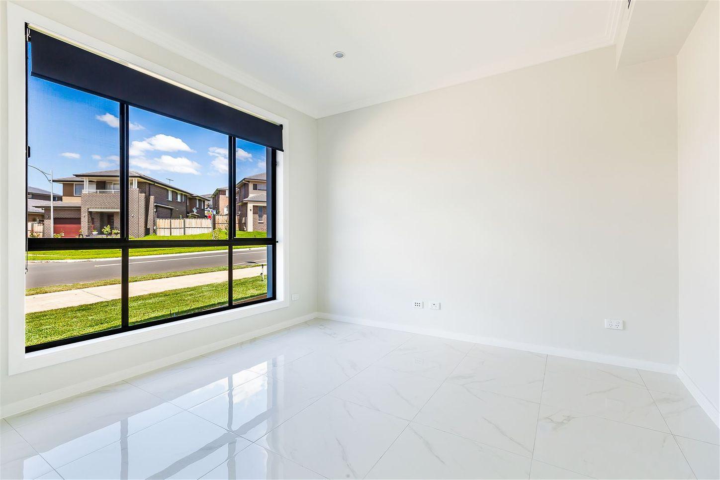 House for Rent: Caddens, NSW 2747, Wales, 2747