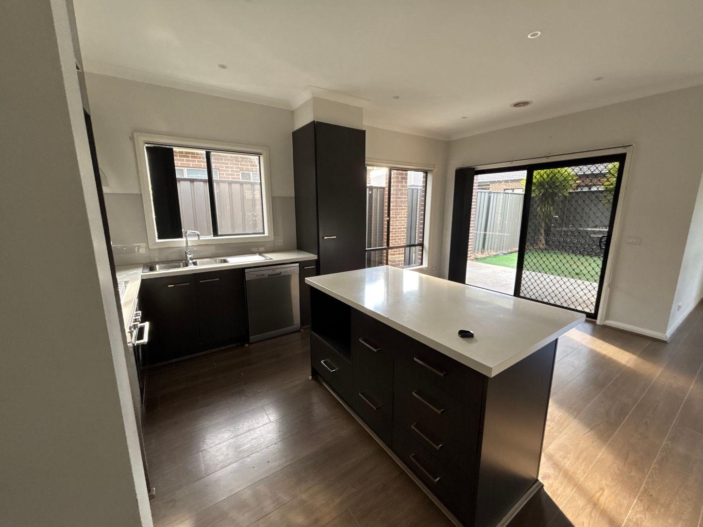 13 Periwinkle Circuit, CRAIGIEBURN, VIC 3064 - House for Rent - harcourts.net