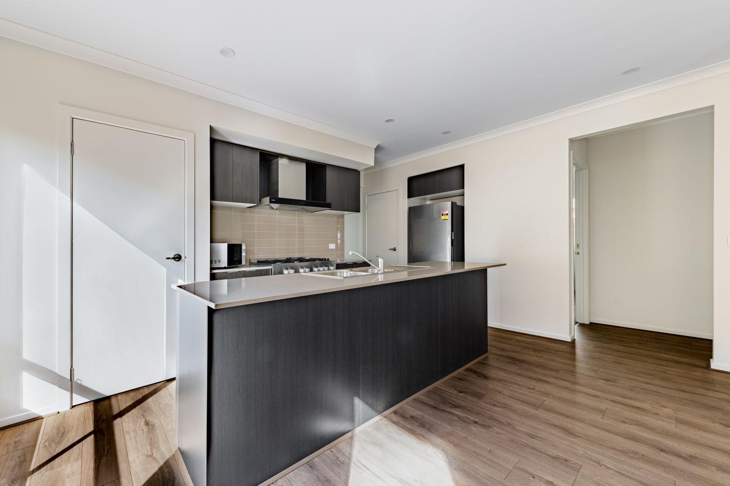 House for Rent: Melton South, VIC 3338, Victoria, 3338