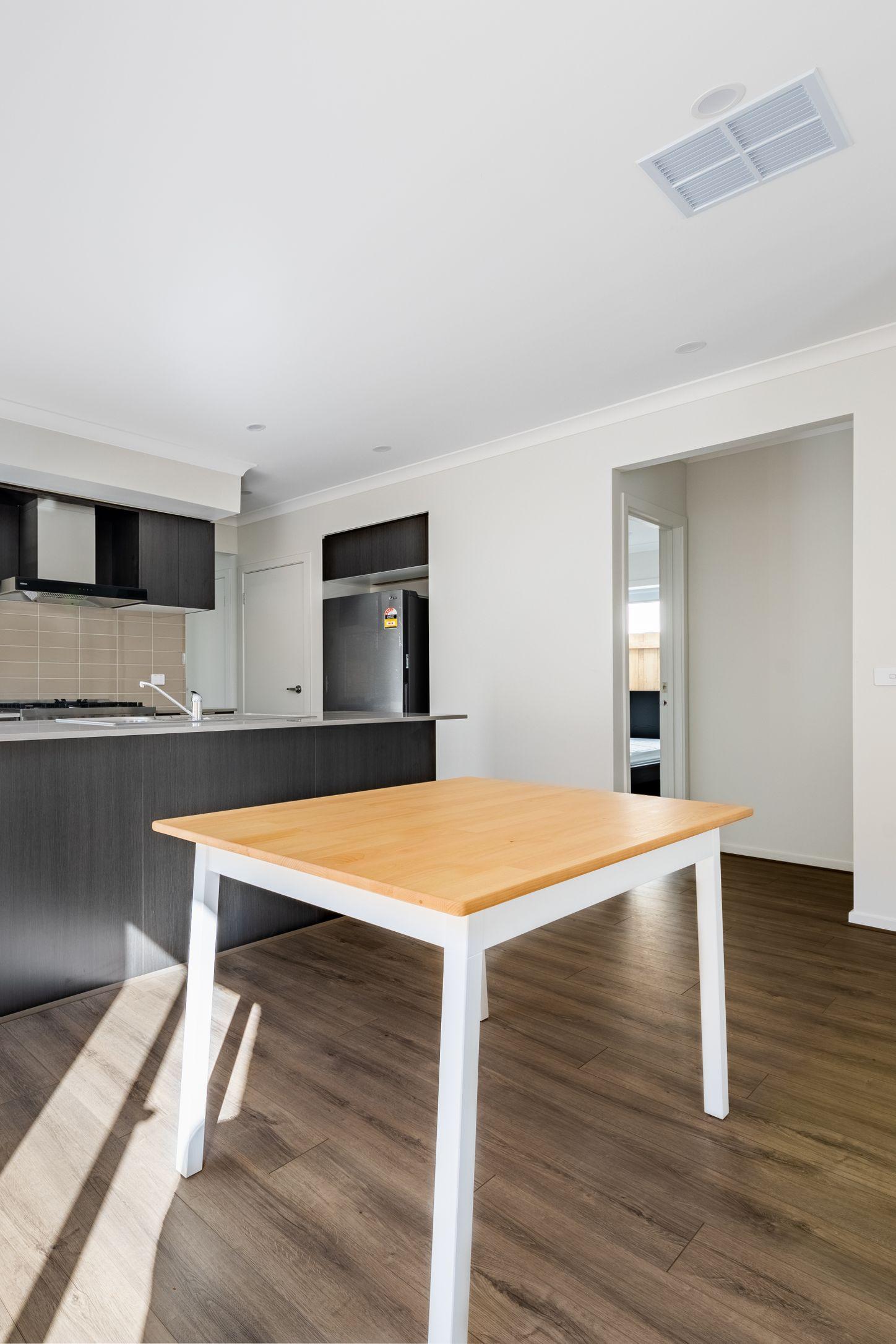 House for Rent: Melton South, VIC 3338, Victoria, 3338