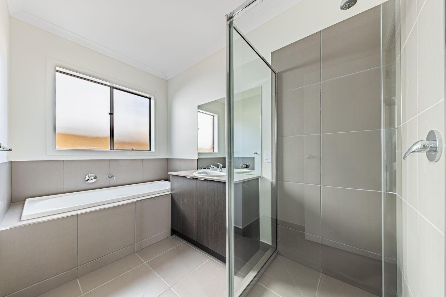 House for Rent: Melton South, VIC 3338, Victoria, 3338