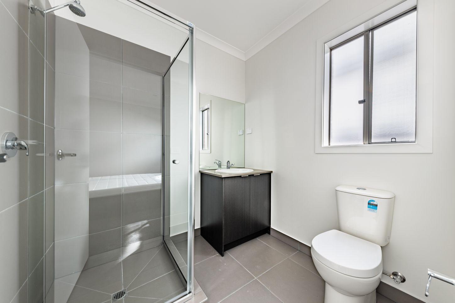 House for Rent: Melton South, VIC 3338, Victoria, 3338
