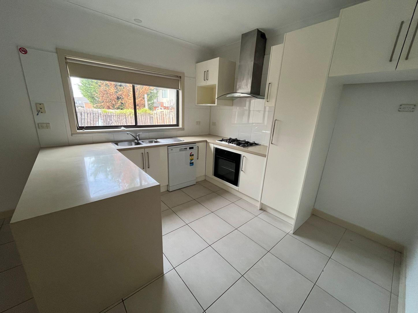 8A Coorong Court, MEADOW HEIGHTS, VIC 3048 - House for Rent - harcourts.net