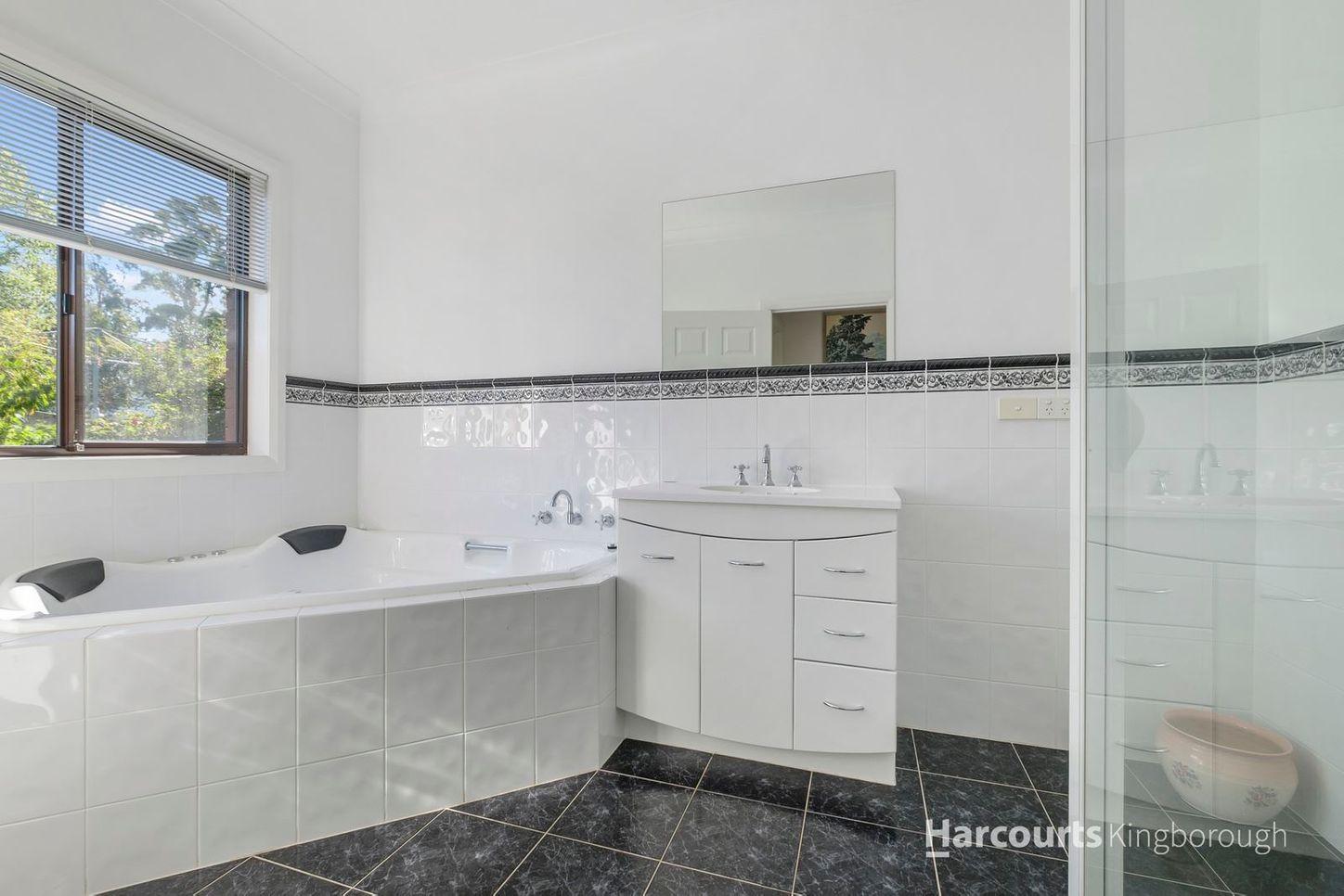 House for Rent: Kingston, TAS 7050, Tasmania, 7050
