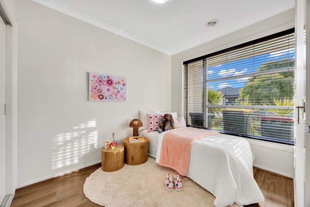 11 Pioneer Street, CRAIGIEBURN, VIC 3064 - House for Rent - harcourts.net