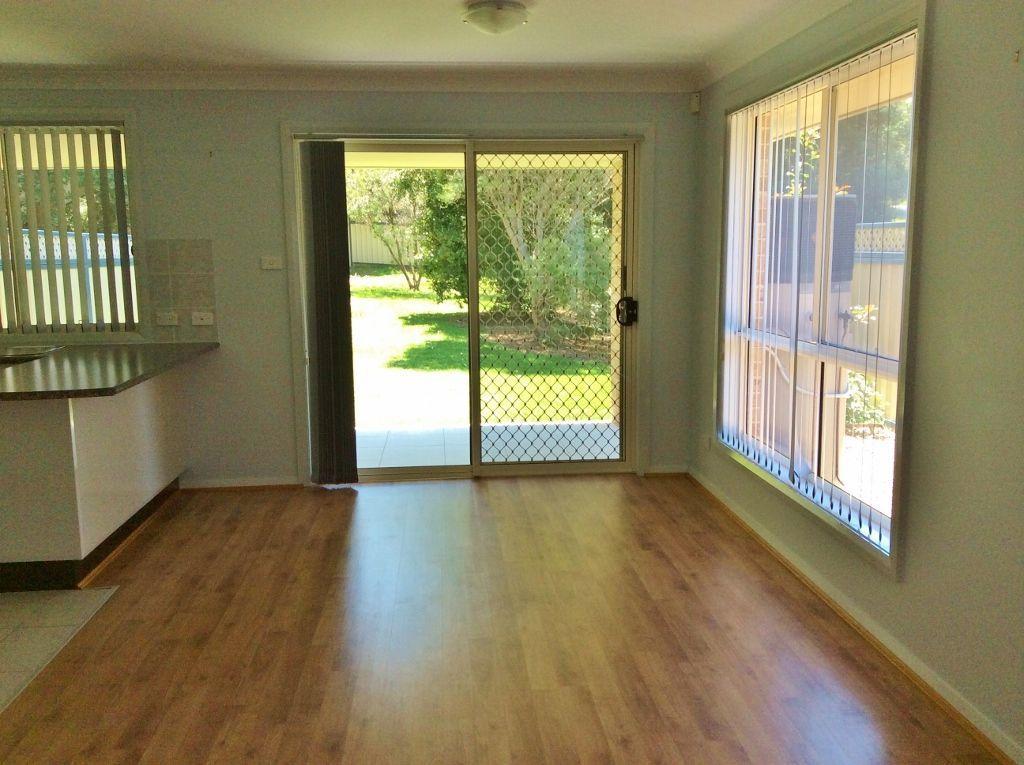 House for Rent: Mollymook, NSW 2539, Wales, 2539
