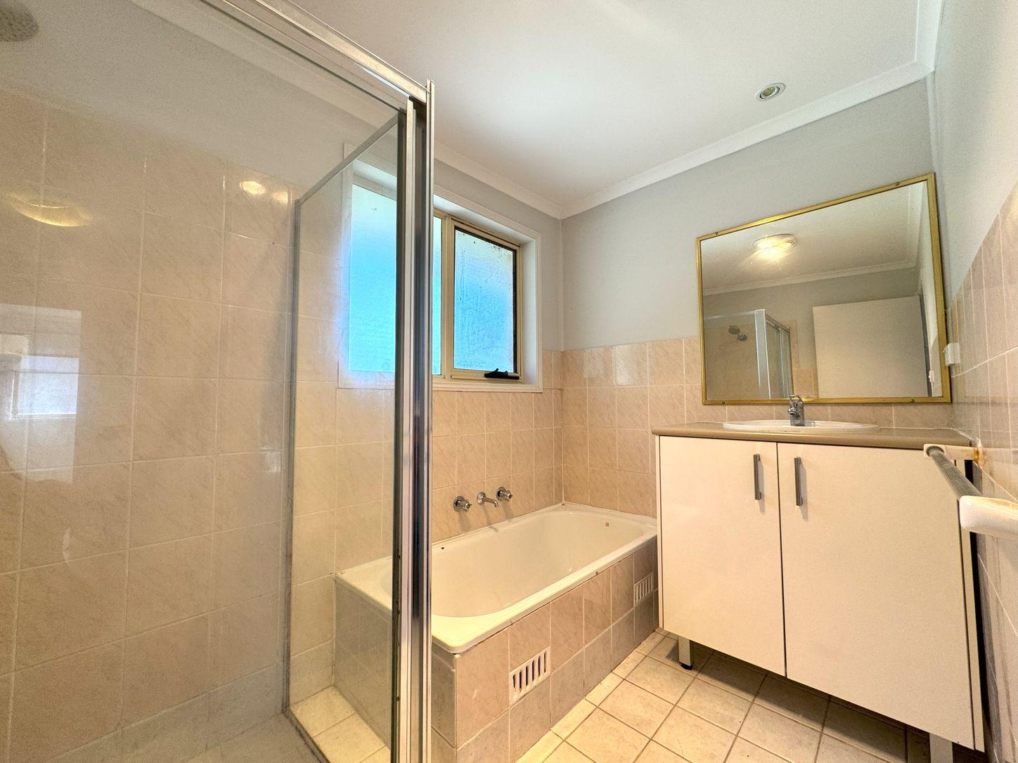 House for Rent: Oxley Park, NSW 2760, NSW, 2760