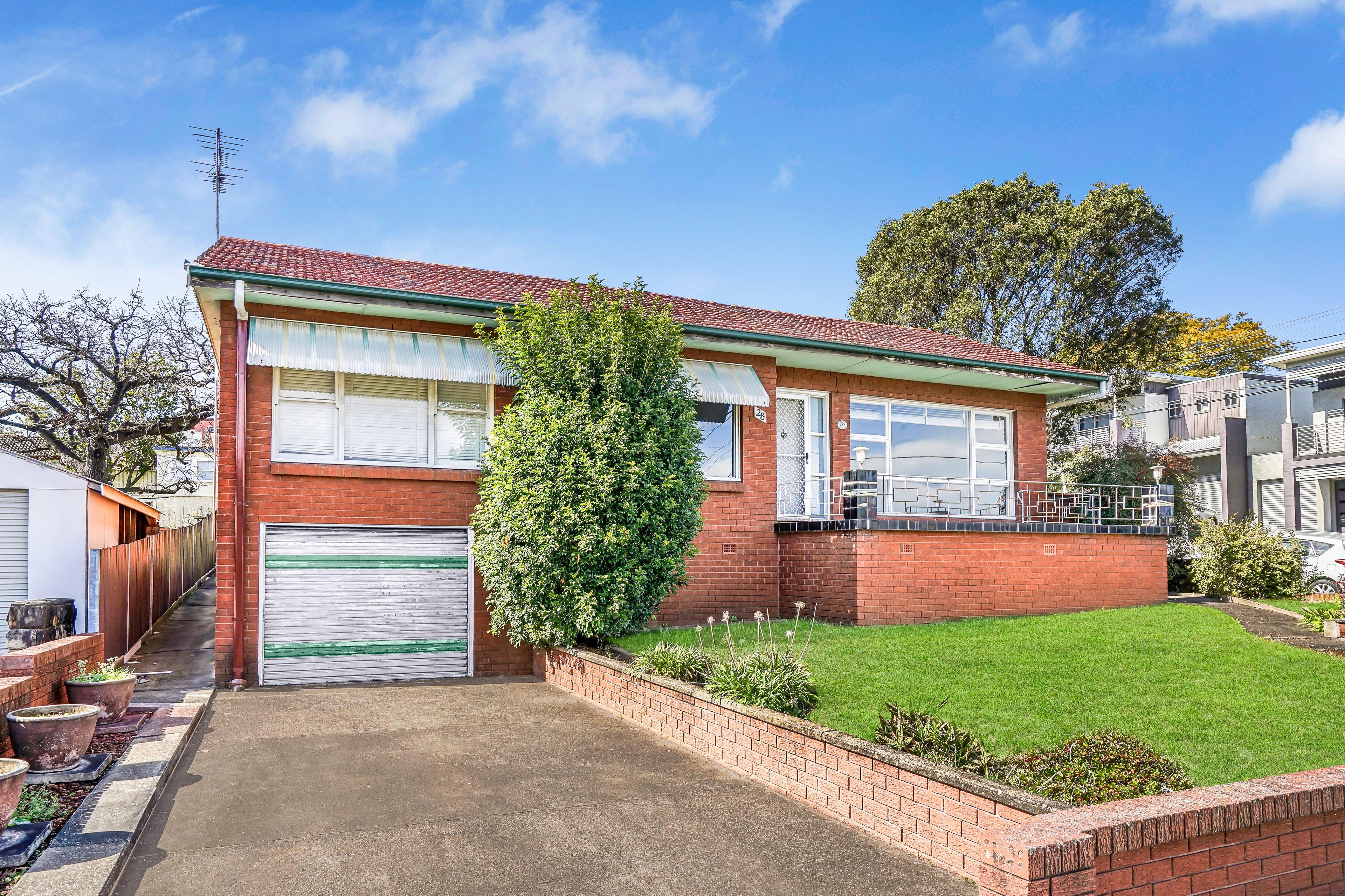Prop-GPT: House: NSW North St Marys, NSW 2760 Home For Rent