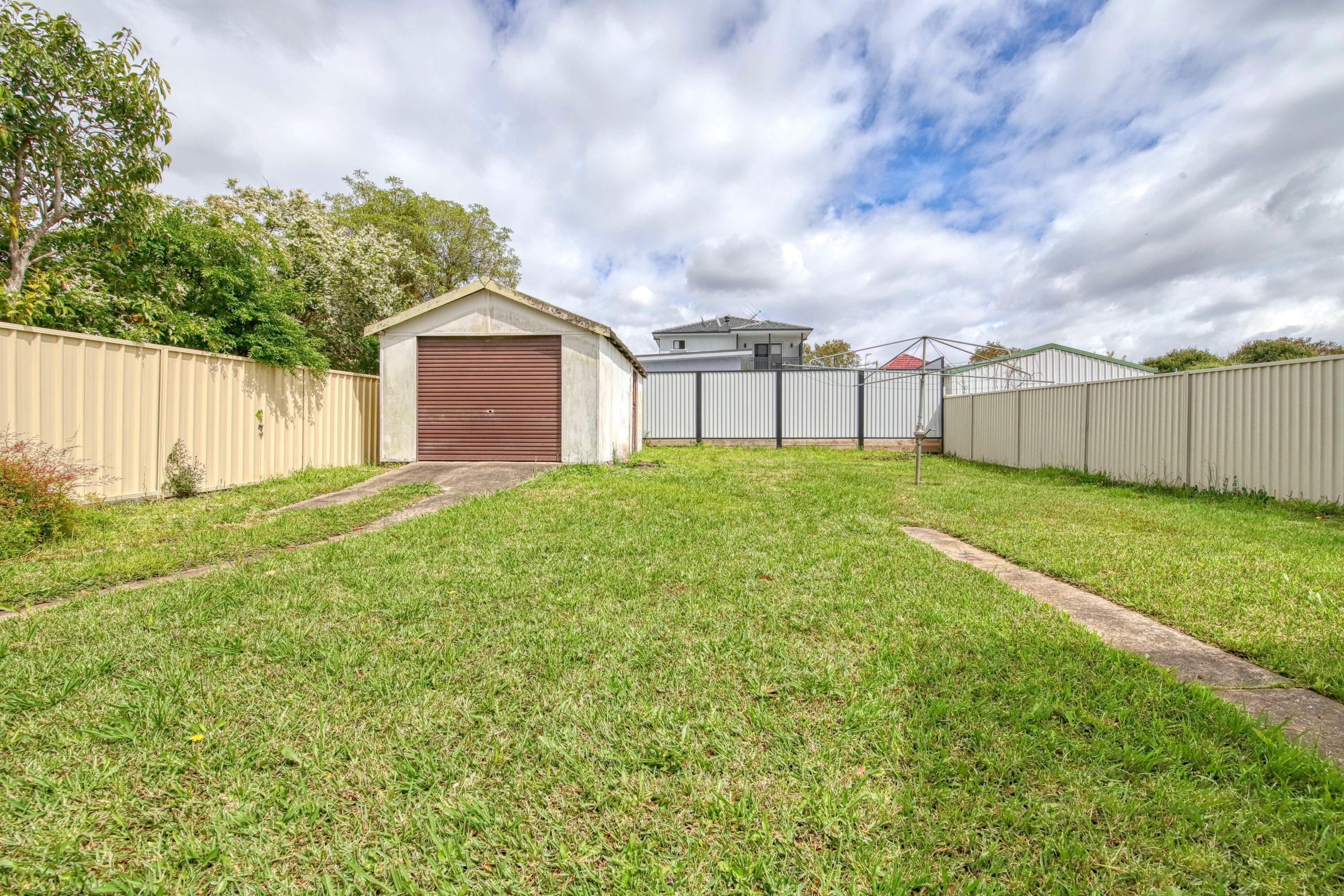 House for Rent: Yagoona, NSW 2199, NSW, 2199
