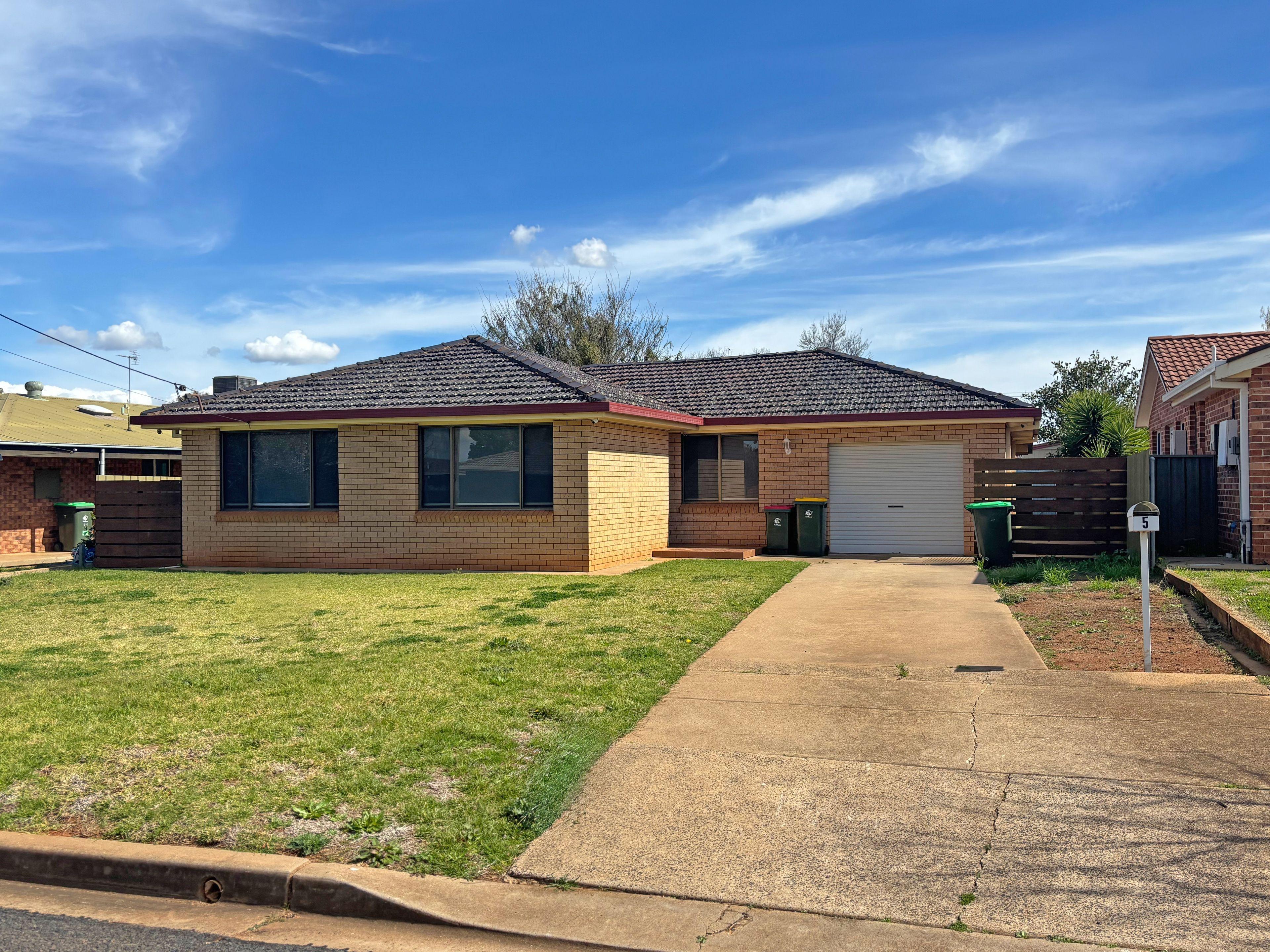 Prop-GPT: House: NSW Dubbo, NSW 2830 Home For Rent