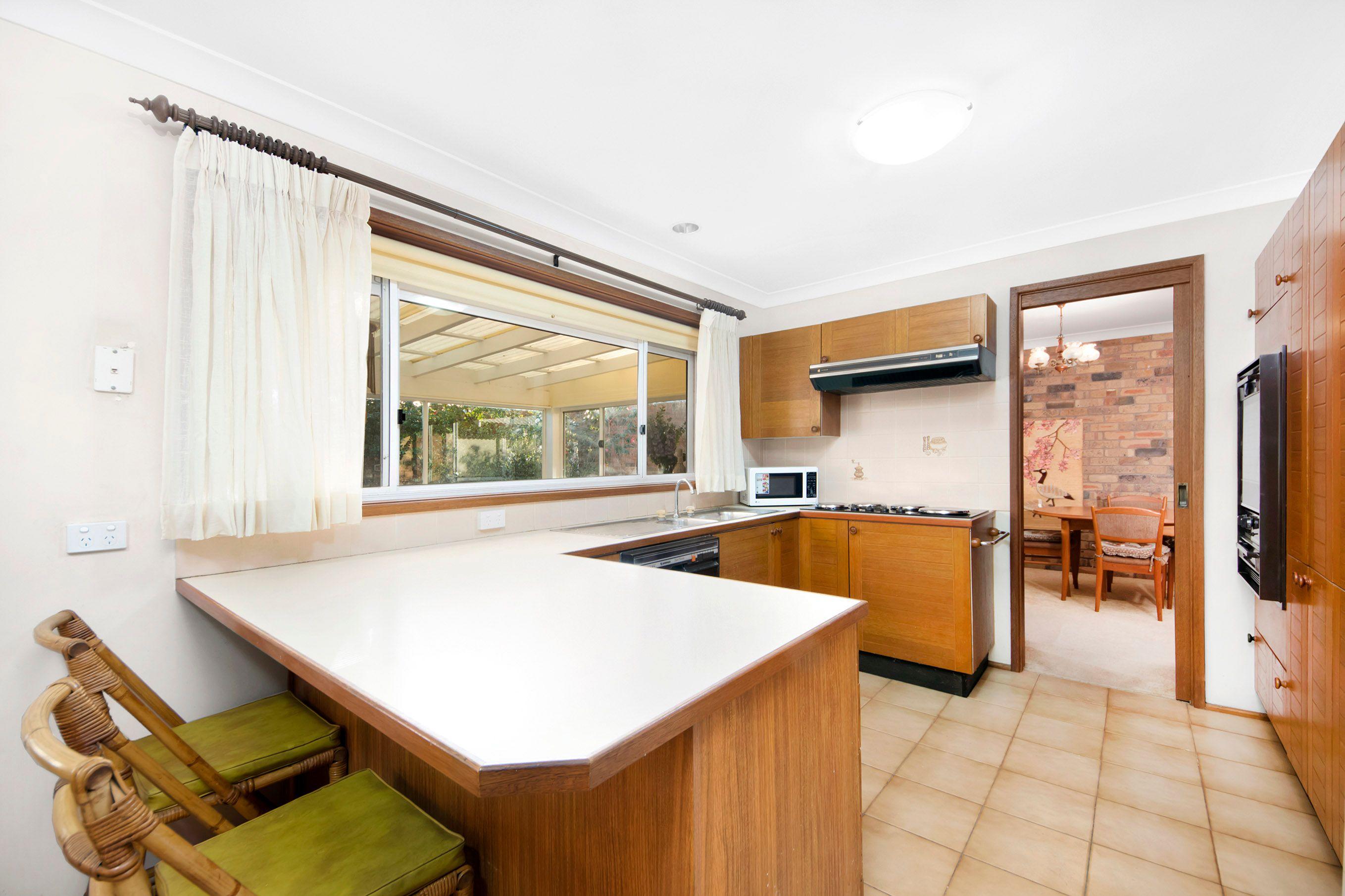 House for Rent: Illawong, NSW 2234, NSW, 2234