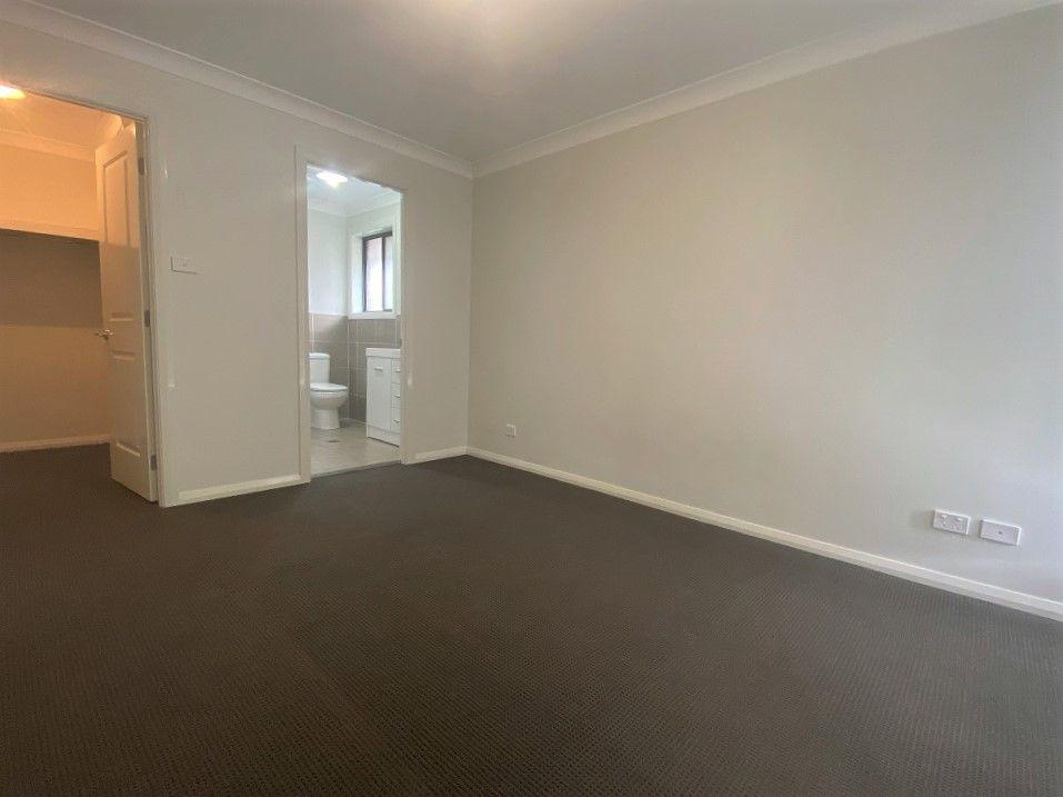 House for Rent: Spring Farm, NSW 2570, NSW, 2570