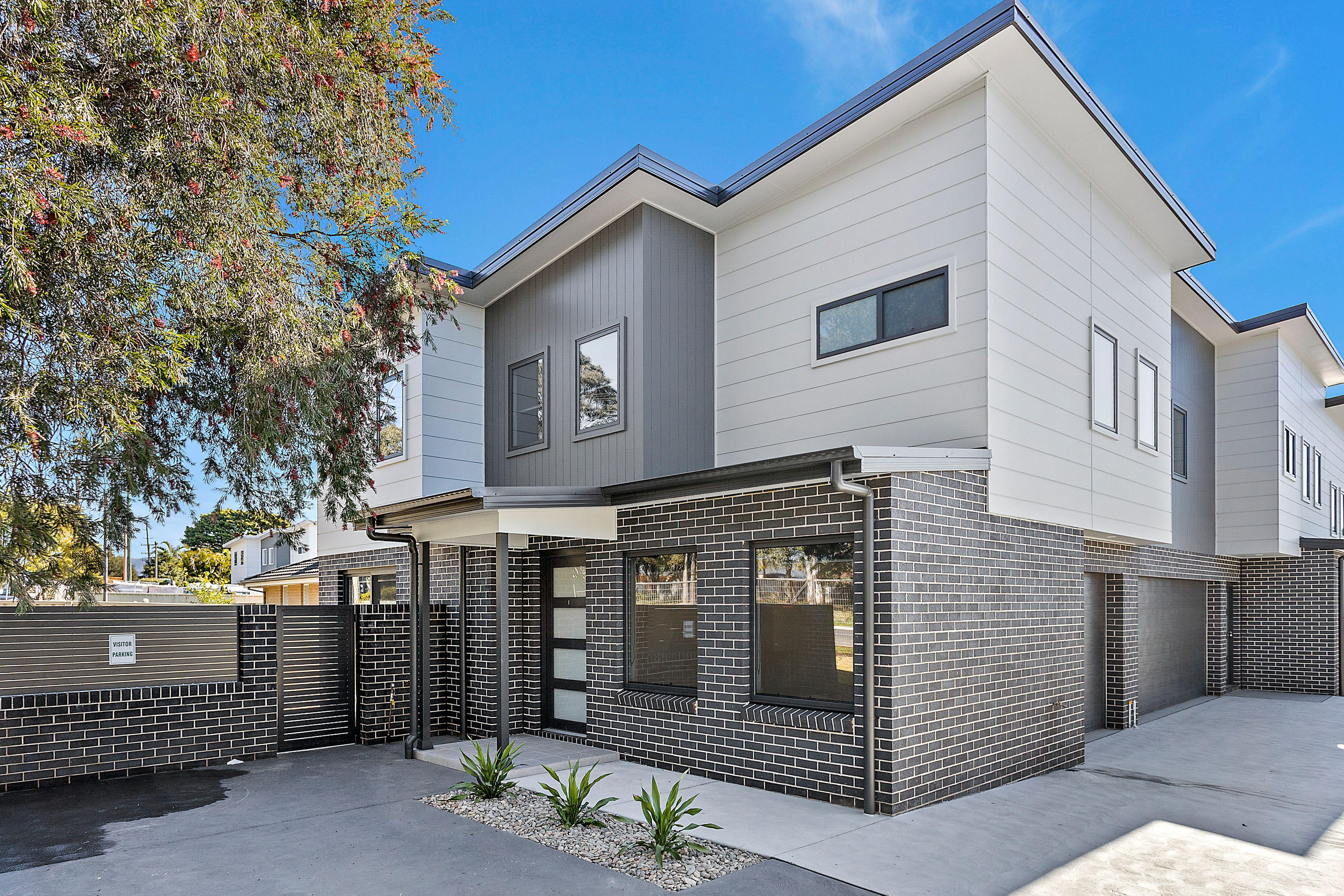 Prop-GPT: Townhouse: NSW Albion Park Rail, NSW 2527 Home For Rent