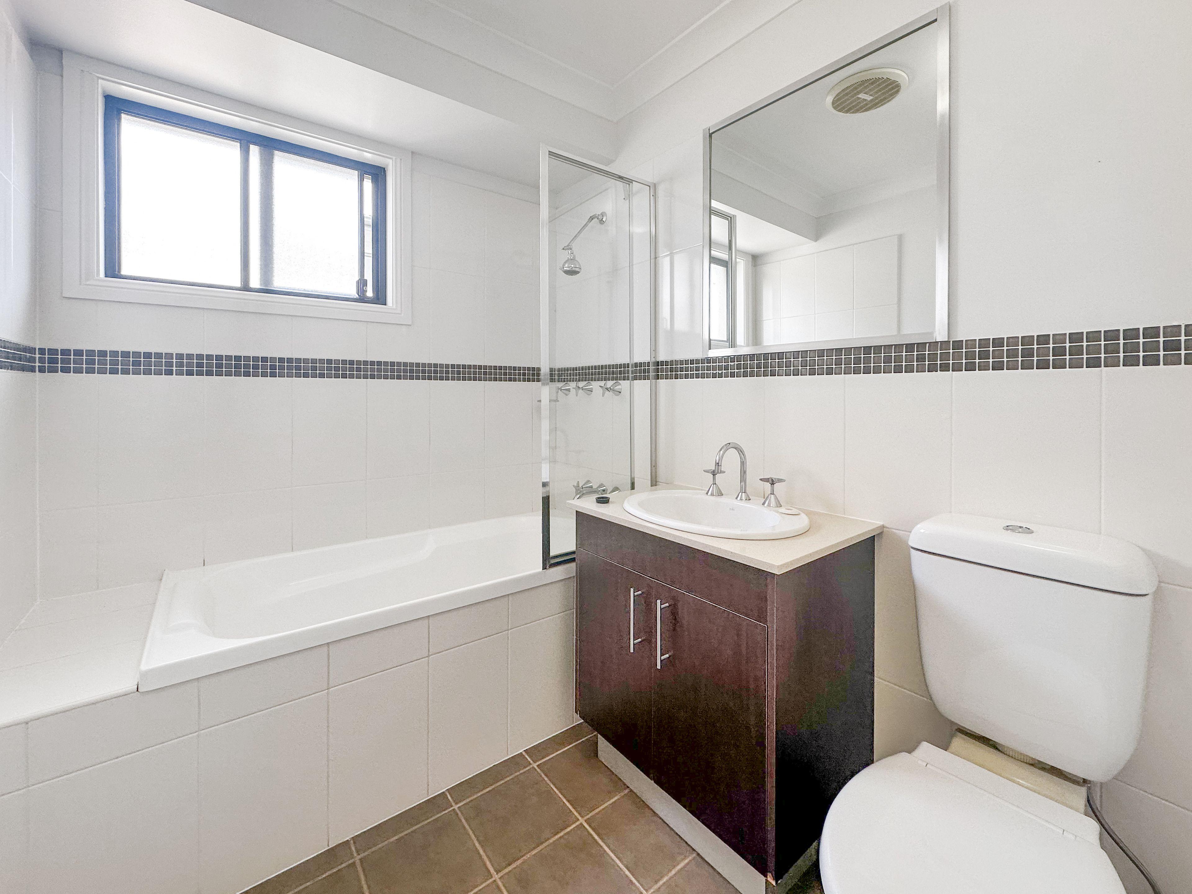 House for Rent: Tuggerawong, NSW 2259, NSW, 2259