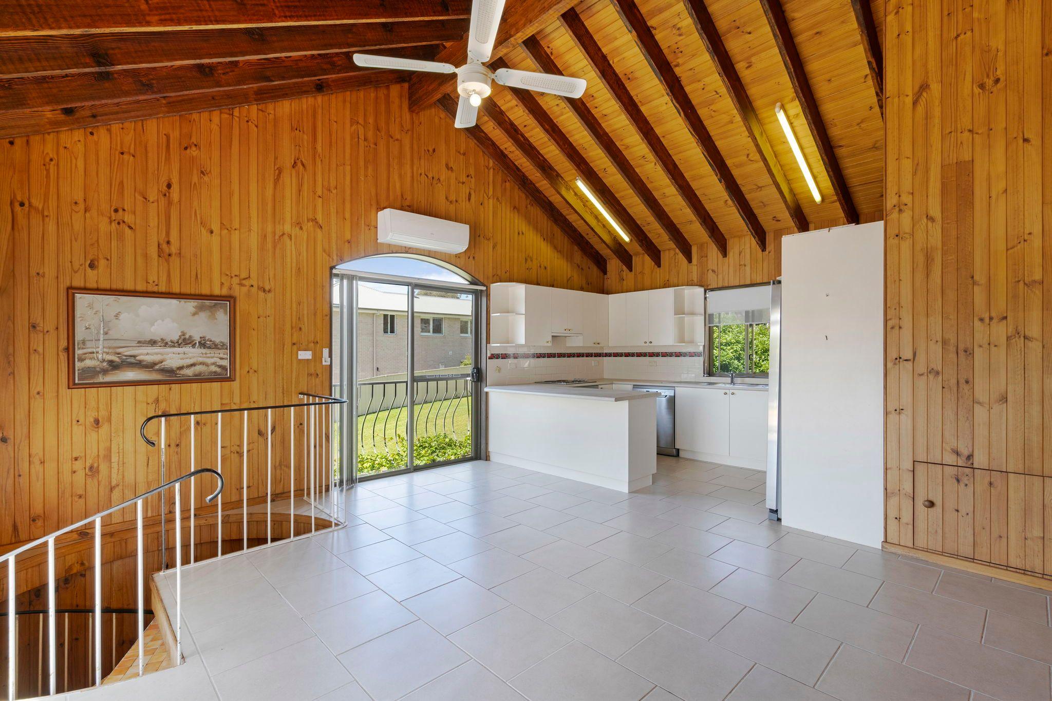 House for Rent: Brightwaters, NSW 2264, NSW, 2264