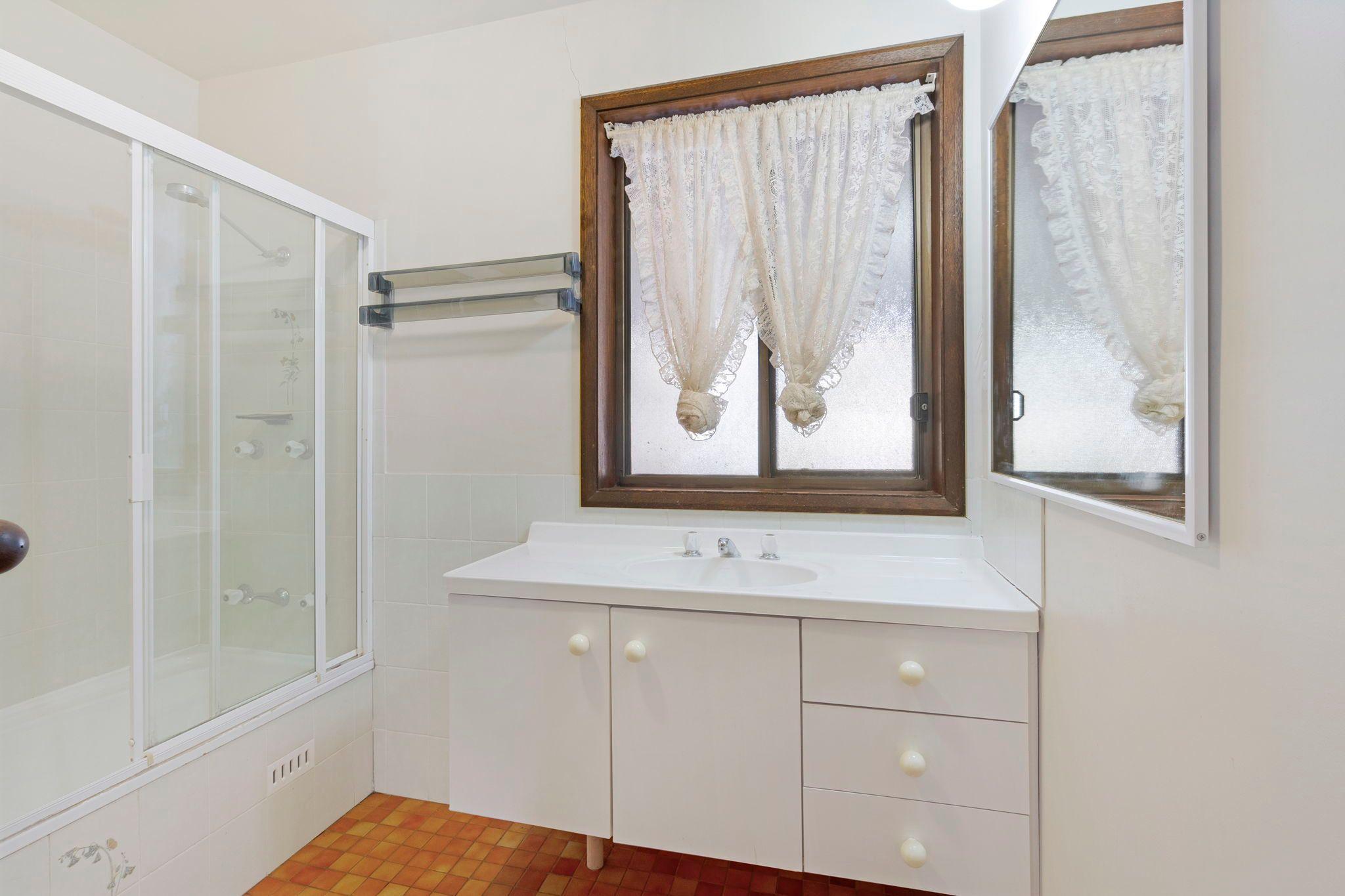 House for Rent: Brightwaters, NSW 2264, NSW, 2264