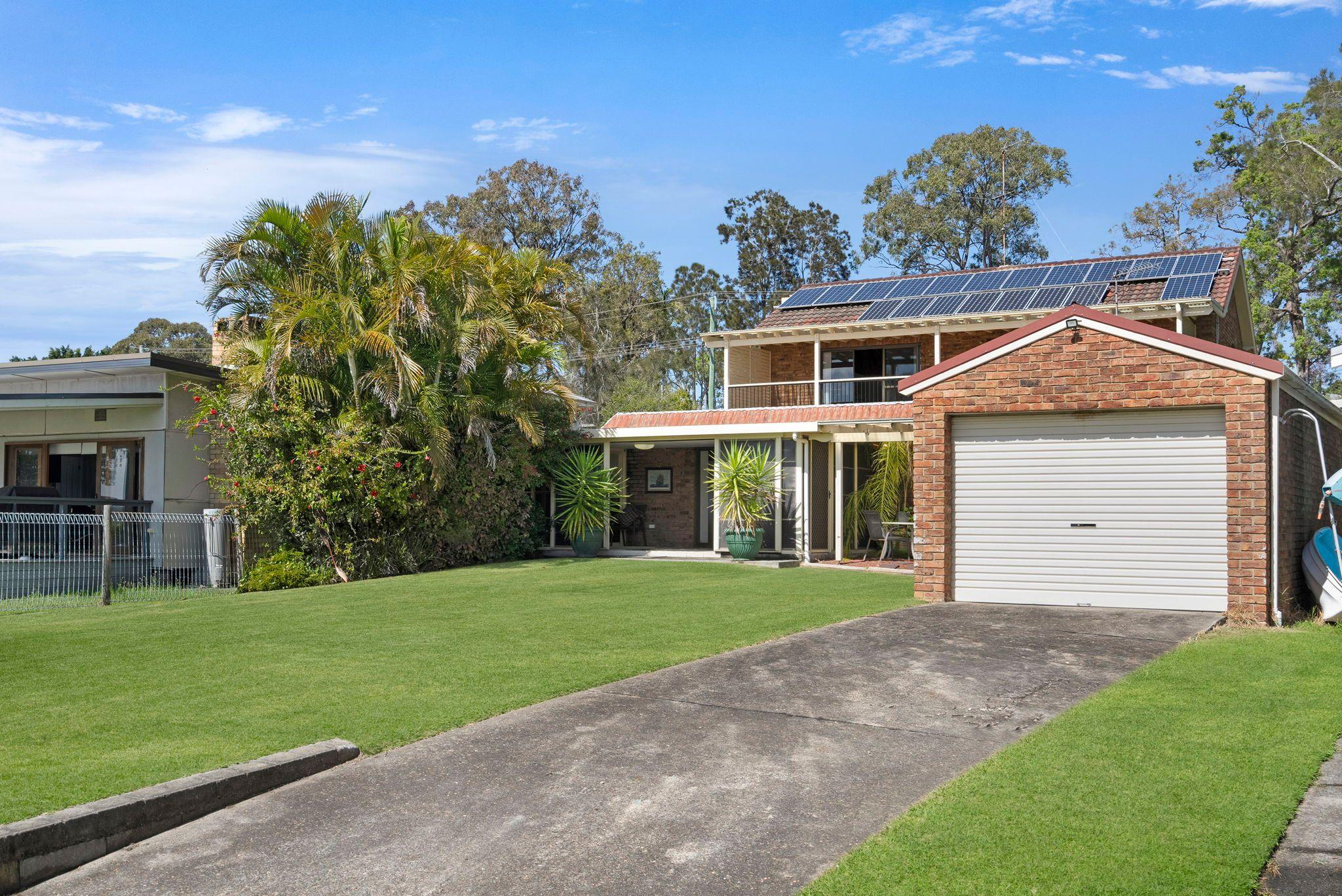House for Rent: Brightwaters, NSW 2264, NSW, 2264