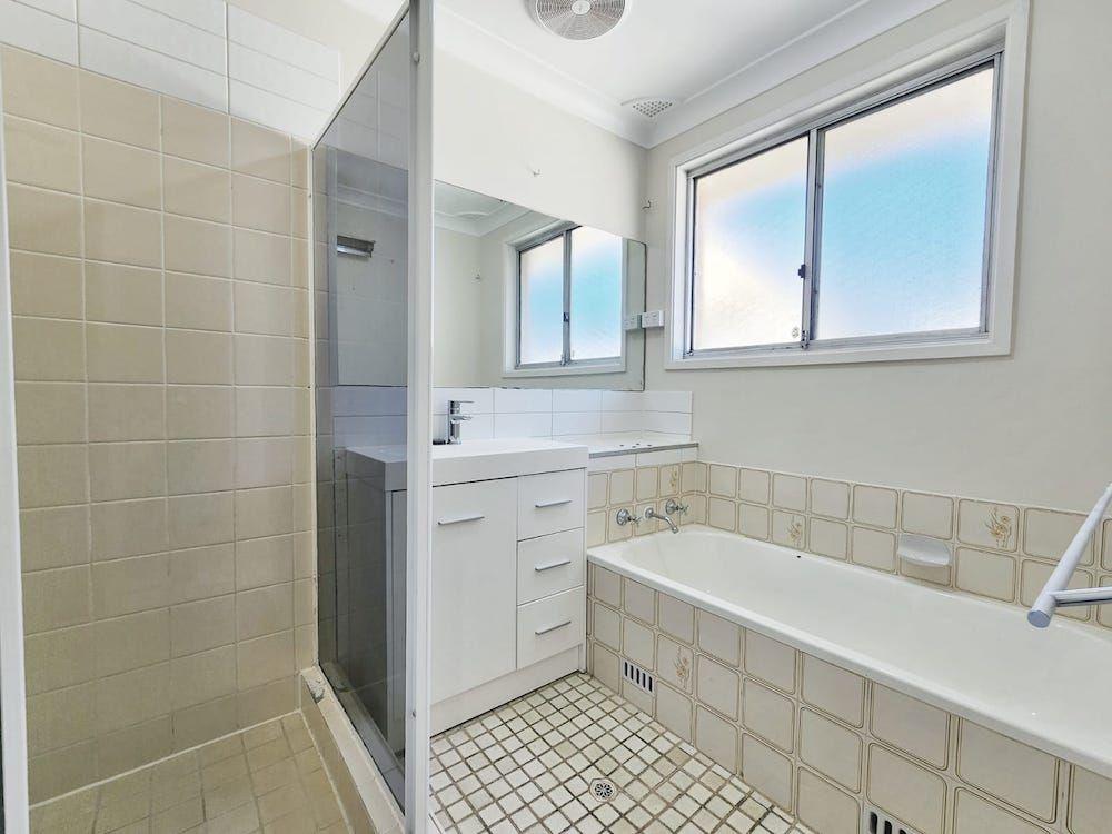 House for Rent: Eagle Vale, NSW 2558, NSW, 2558