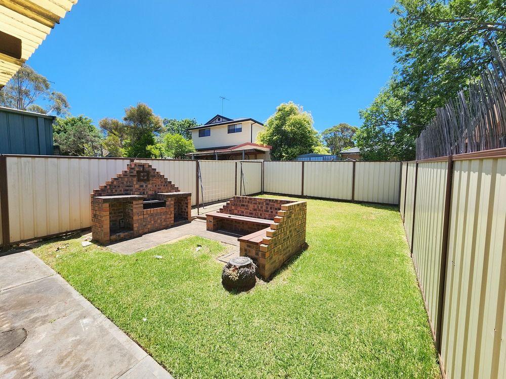 House for Rent: Eagle Vale, NSW 2558, NSW, 2558