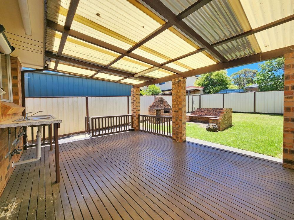 House for Rent: Eagle Vale, NSW 2558, NSW, 2558