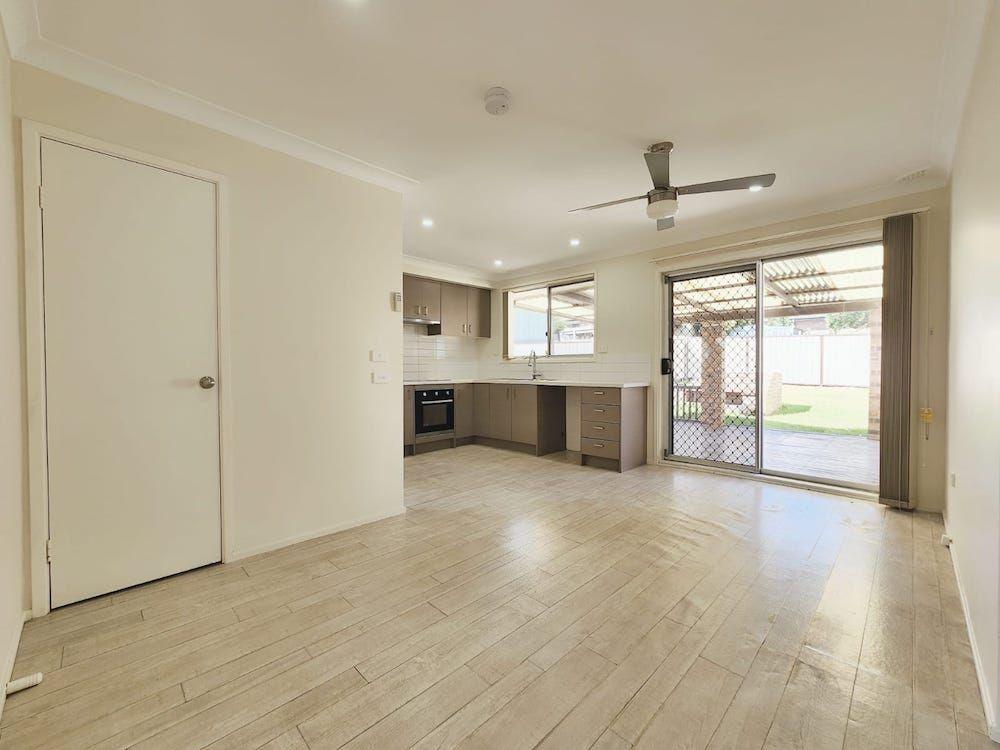 House for Rent: Eagle Vale, NSW 2558, NSW, 2558
