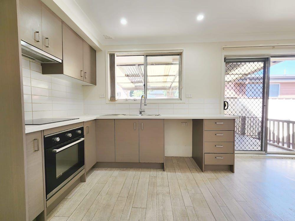 House for Rent: Eagle Vale, NSW 2558, NSW, 2558