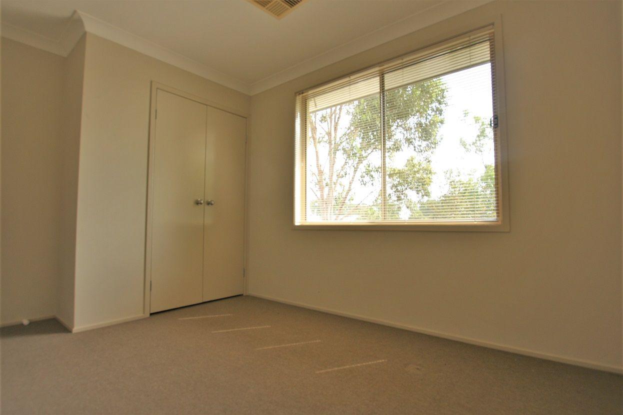 House for Rent: Elderslie, NSW 2570, NSW, 2570