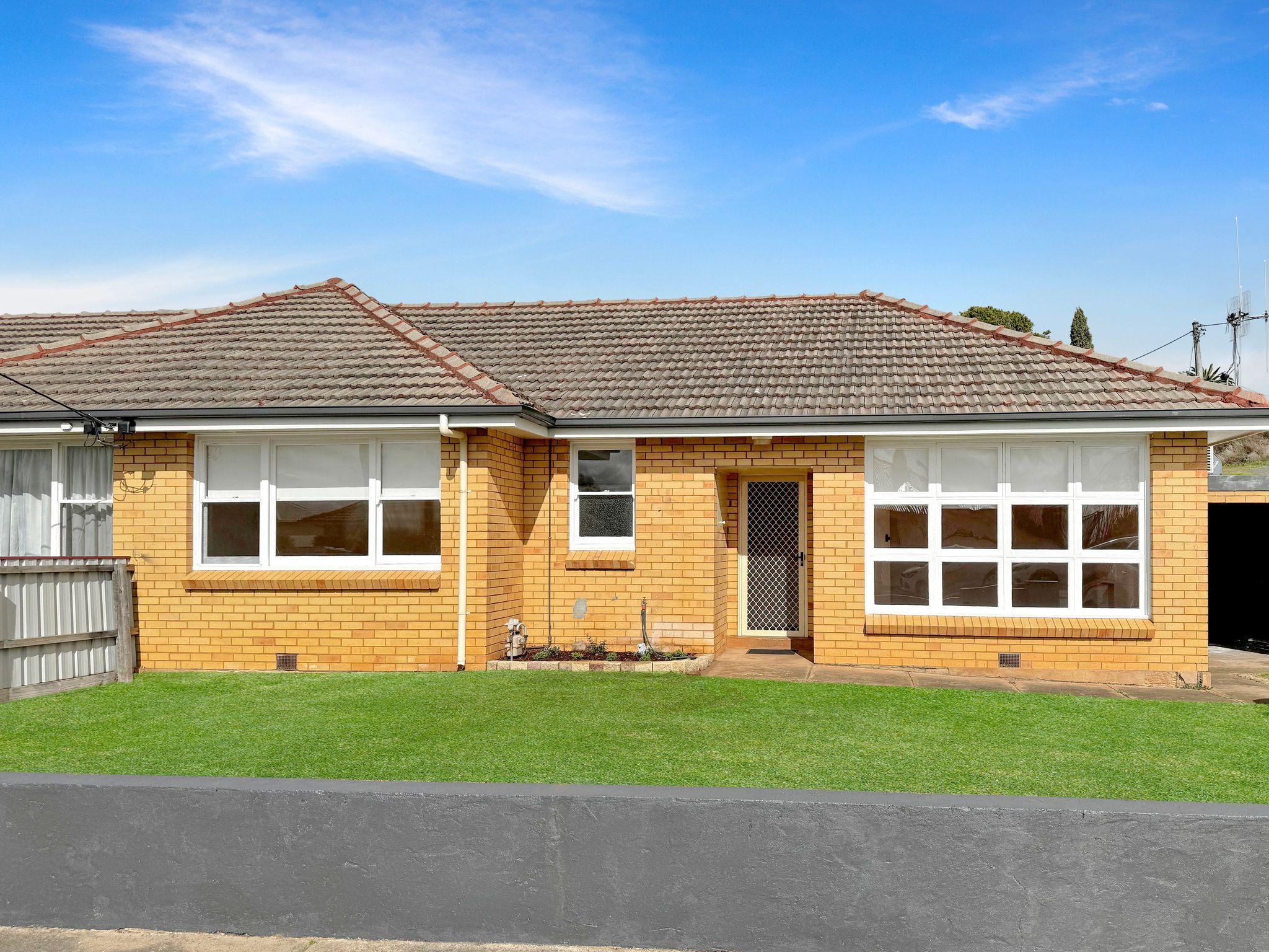 Prop-GPT: House: VIC Warrnambool, VIC 3280 Home For Rent