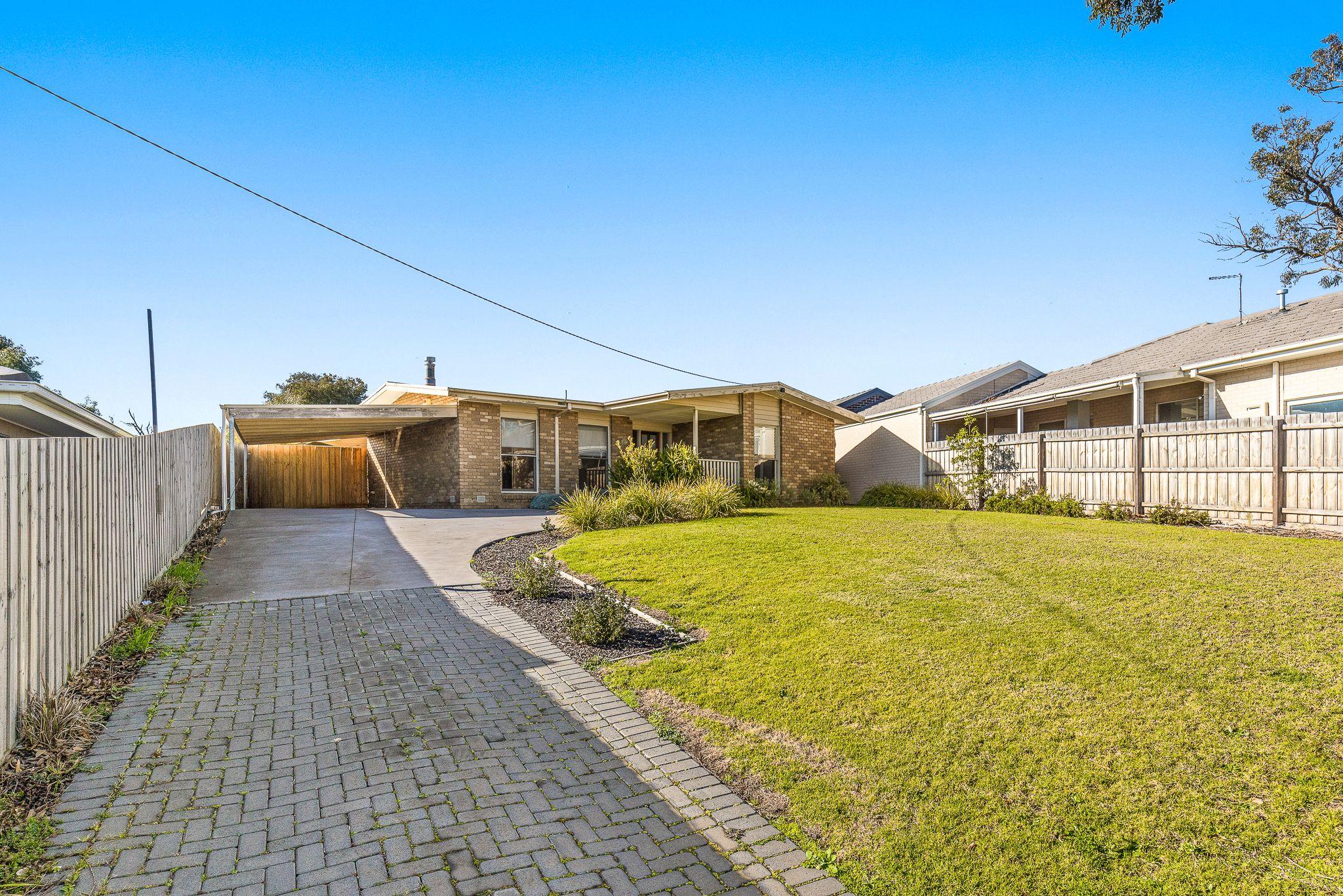 Prop-GPT: House: VIC Langwarrin, VIC 3910 Home For Rent