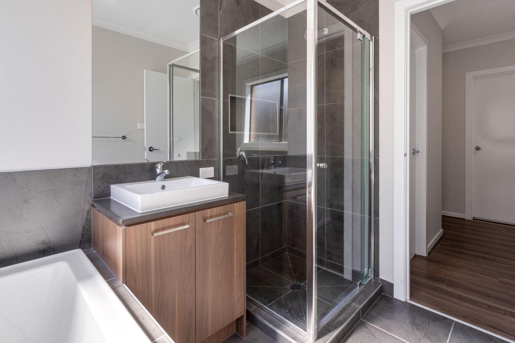 Modern 3-Bedroom Family Home in Prime Location