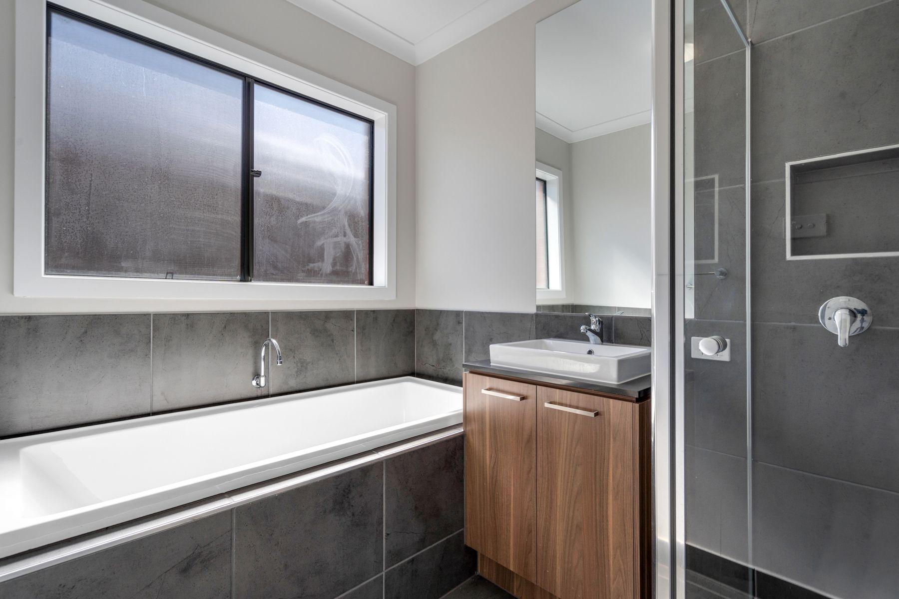 Modern 3-Bedroom Family Home in Prime Location