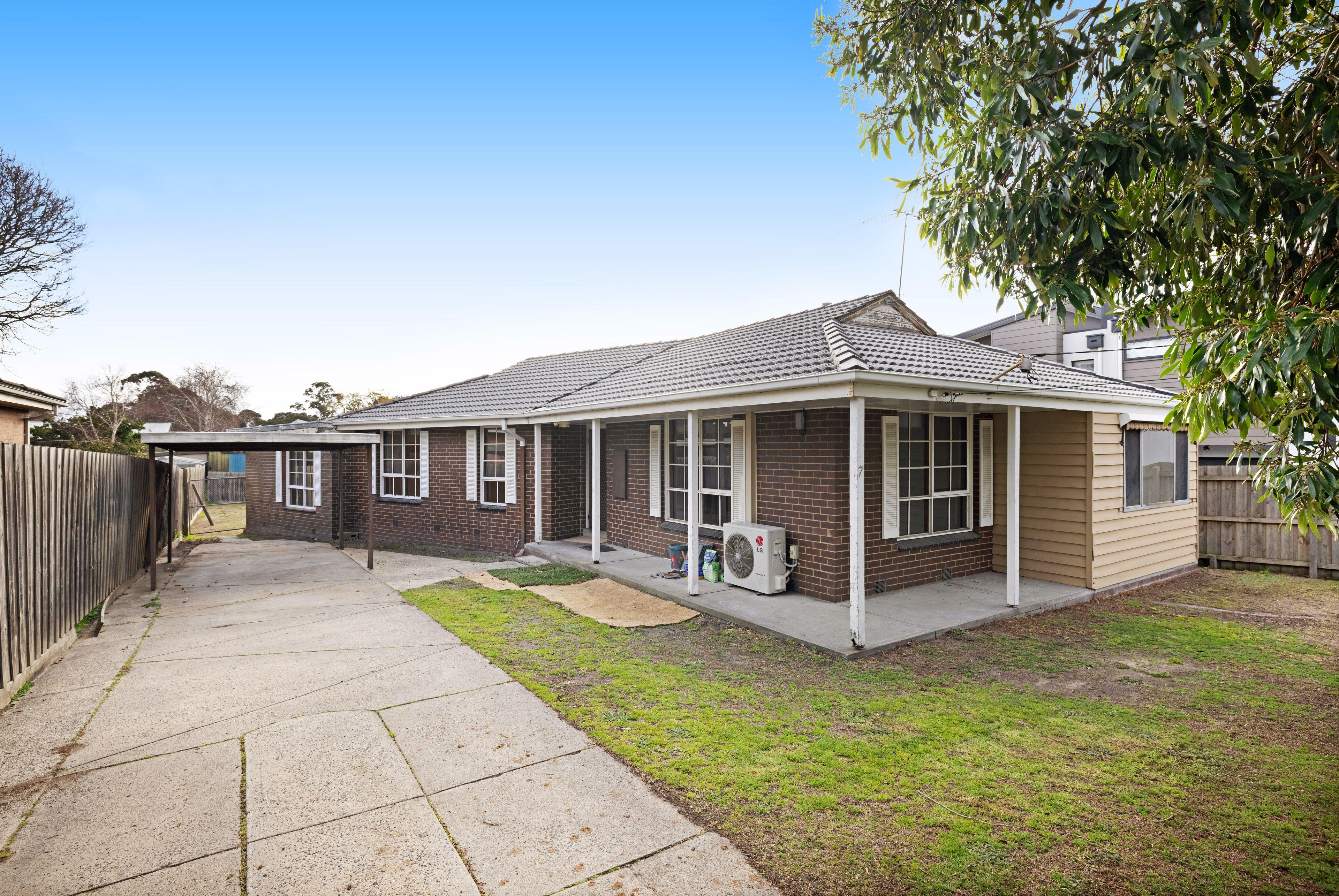 Prop-GPT: House: VIC Cranbourne, VIC 3977 Home For Rent
