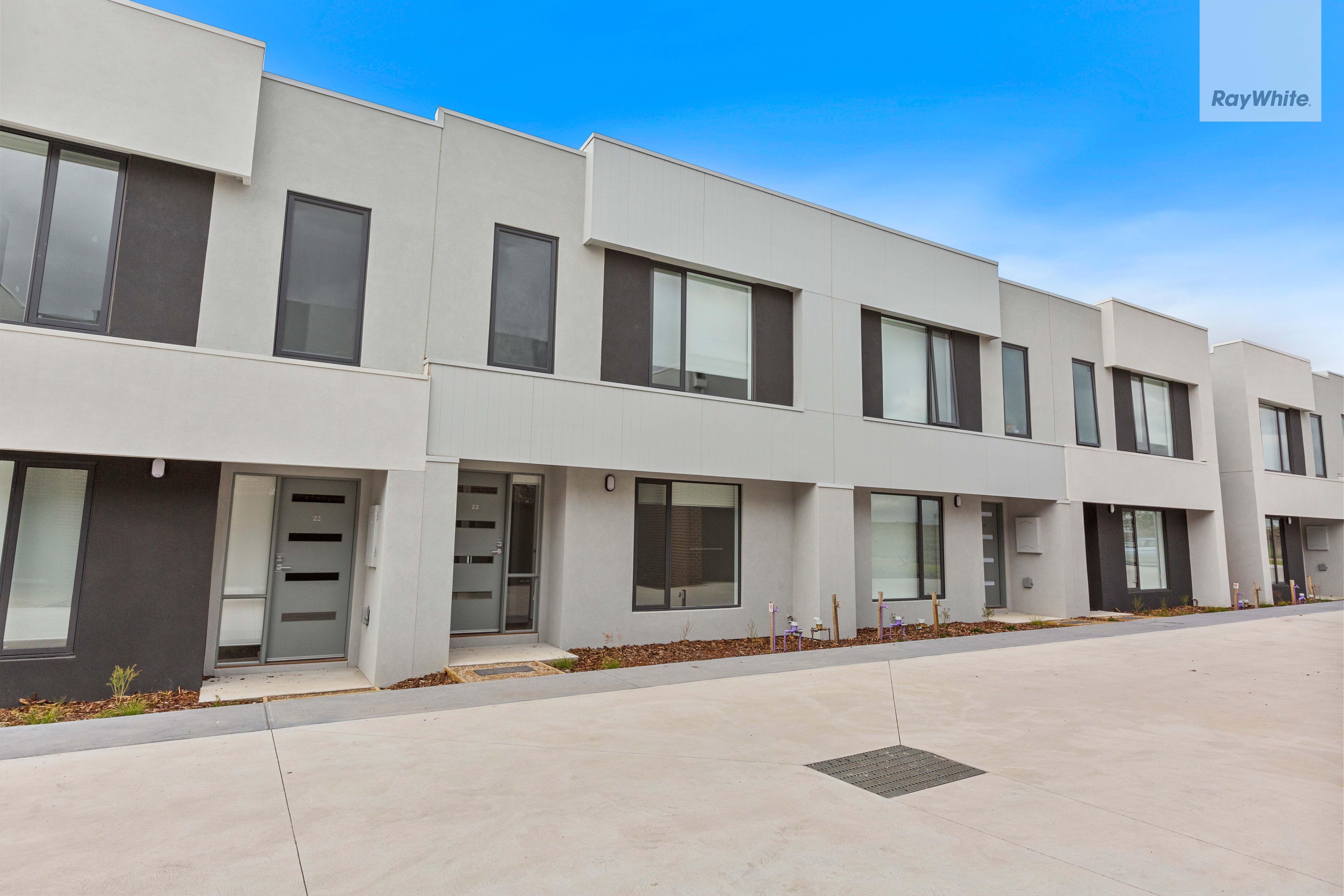 Prop-GPT: Townhouse: VIC Epping, VIC 3076 Home For Rent