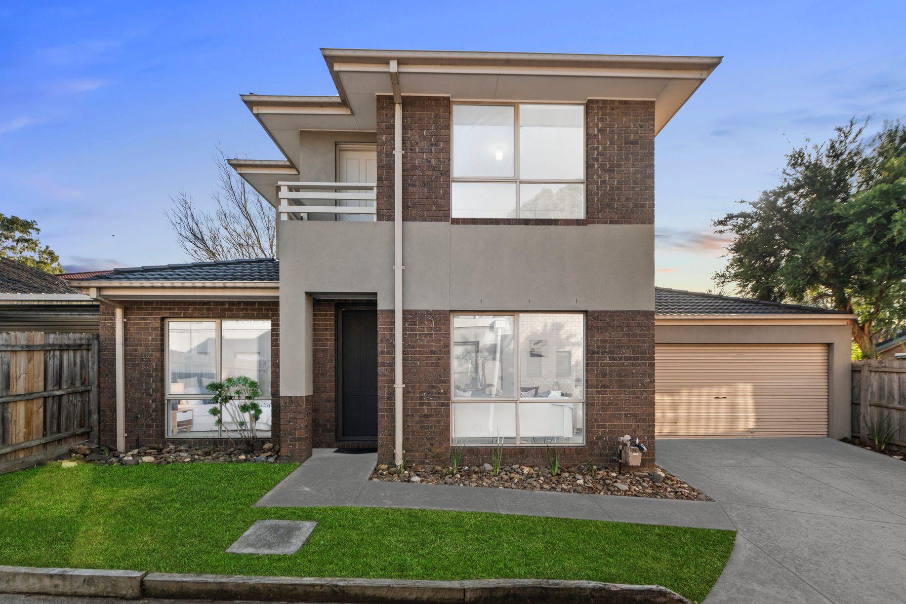 Prop-GPT: Townhouse: VIC Glen Waverley, VIC 3150 Home For Rent
