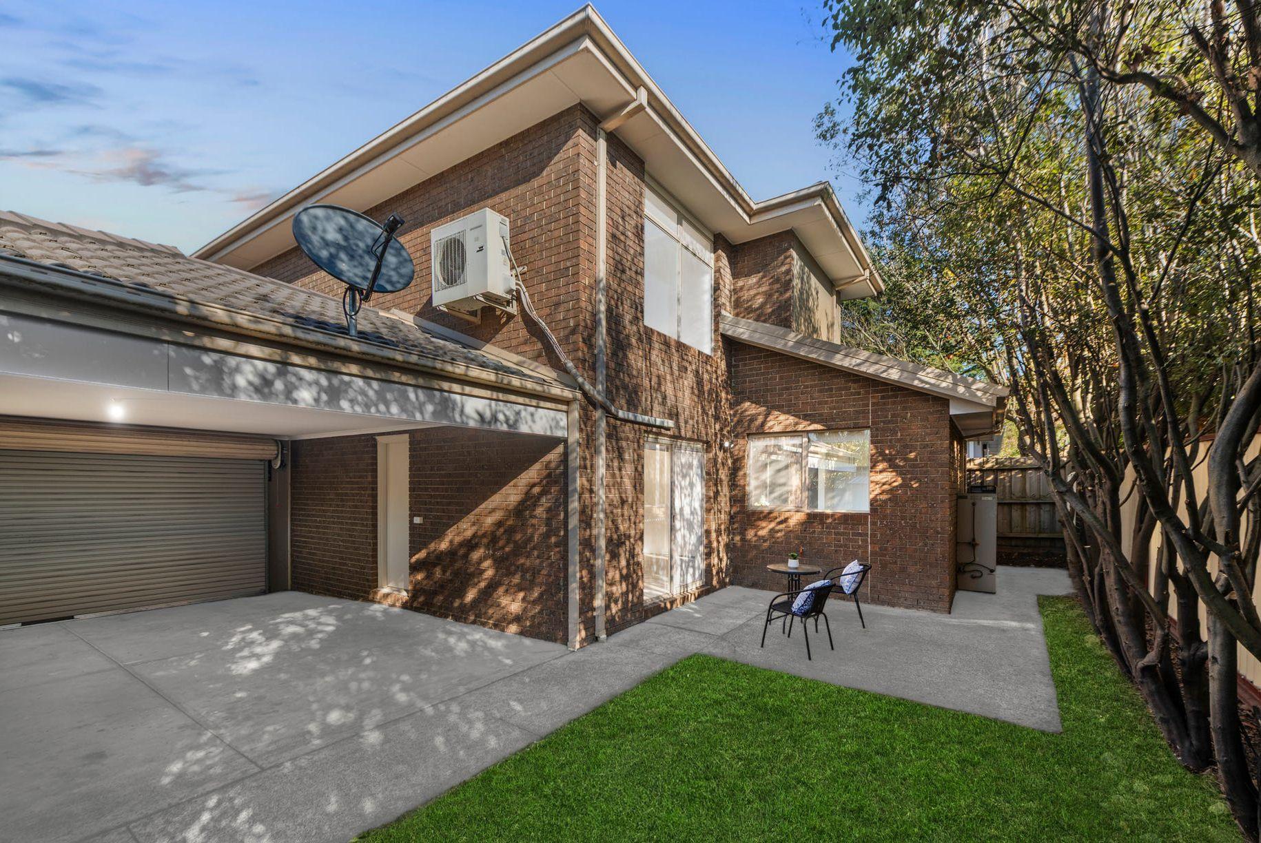 Freshly Updated Townhouse in Prime Glen Waverley Location - Entry from Norfolk Street.