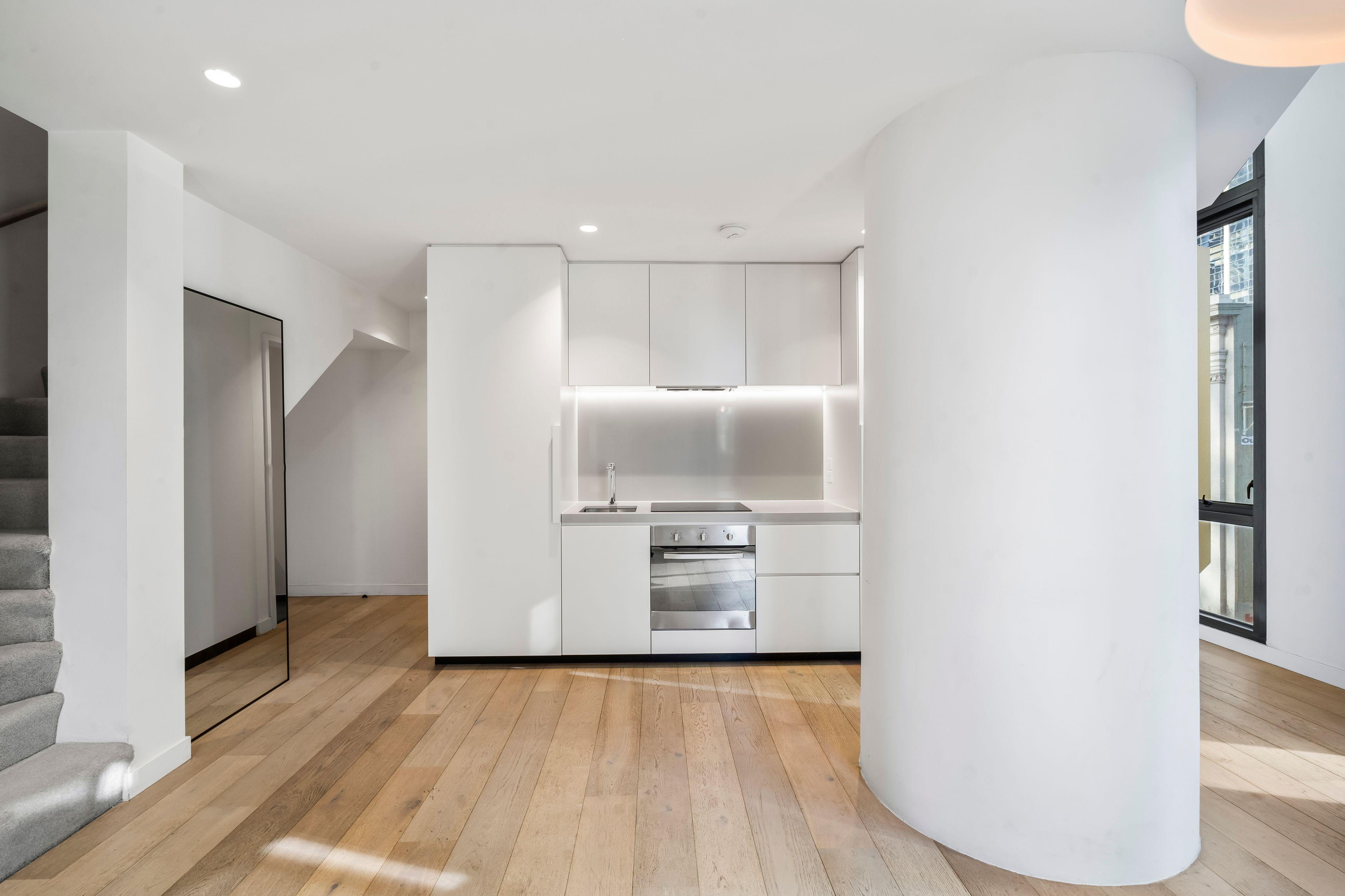Apartment for Rent: Melbourne, VIC 3000, VIC, 3000