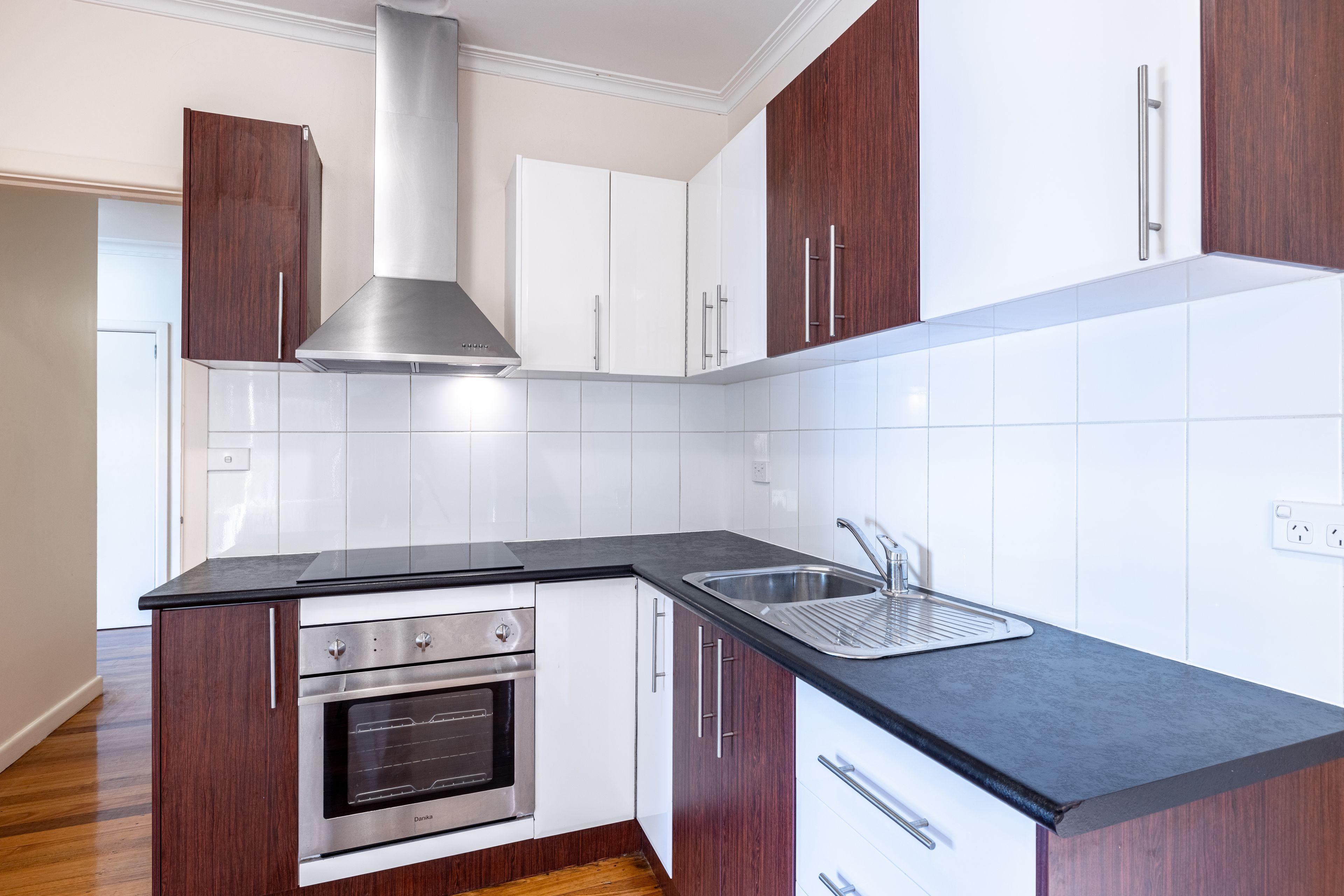 SINGLE LEVEL AND PERFECT ENTERTAINER