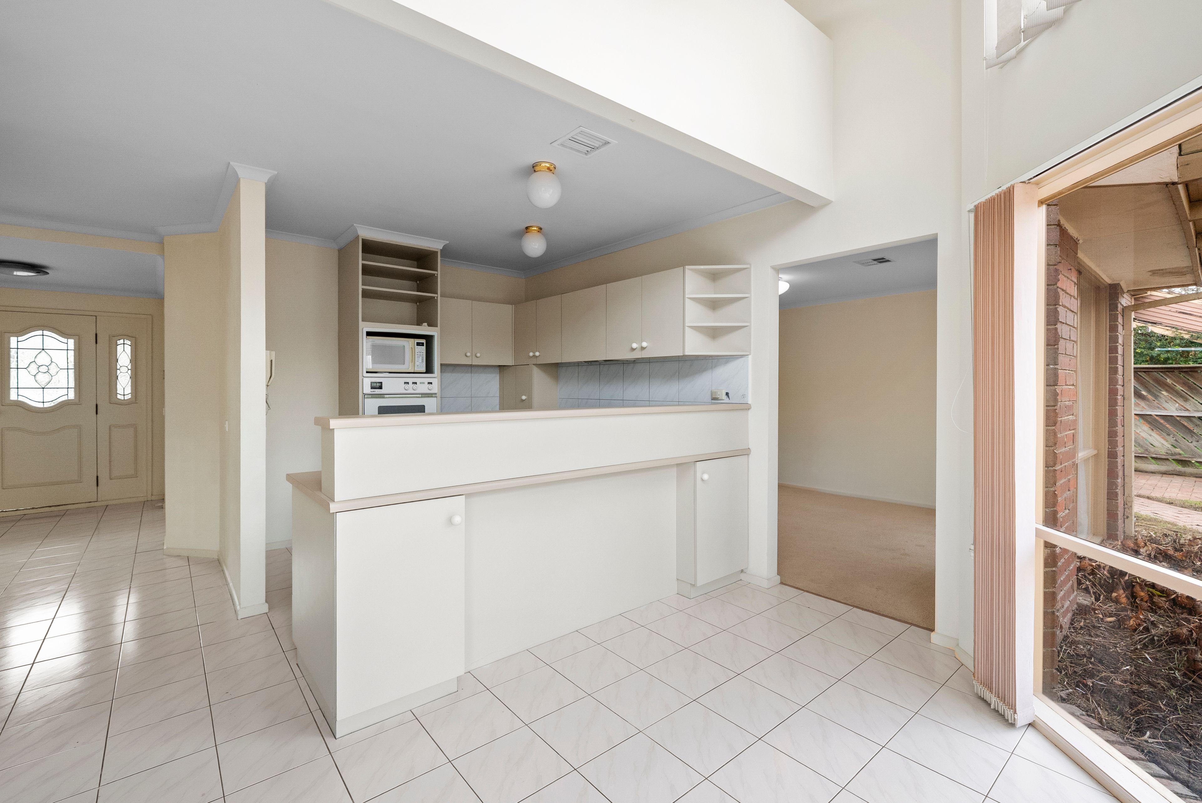 Peaceful hideaway just metres from schools