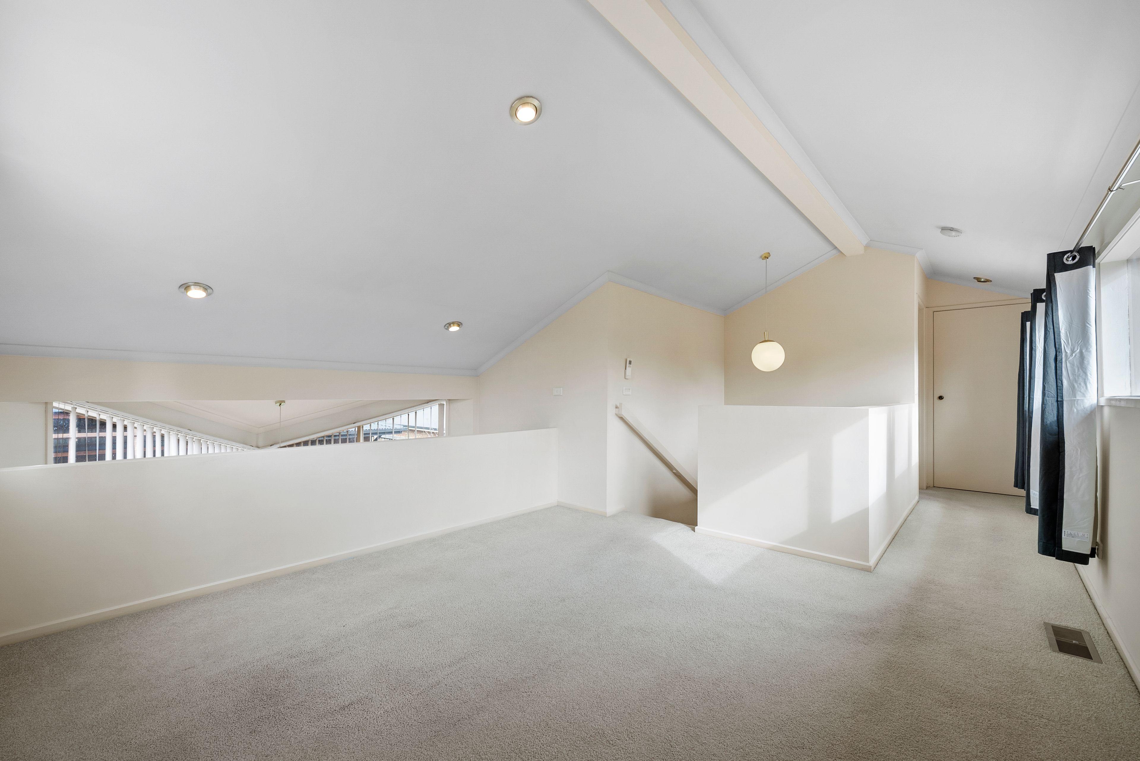 Peaceful hideaway just metres from schools