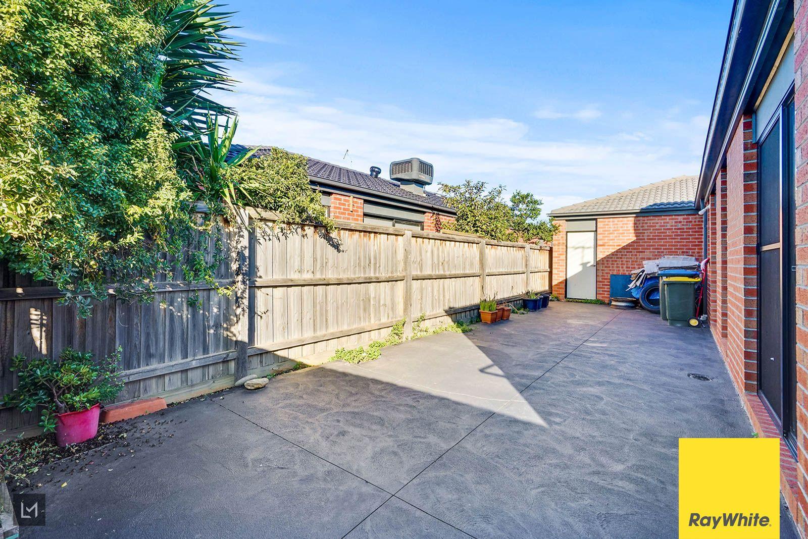 A True Point Cook Gem - 21 Neighbourhood Grove, Point Cook