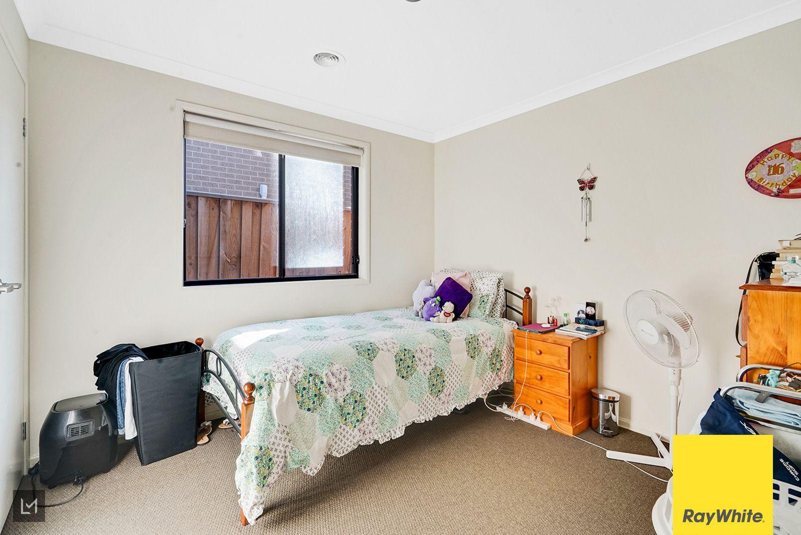 A True Point Cook Gem - 21 Neighbourhood Grove, Point Cook